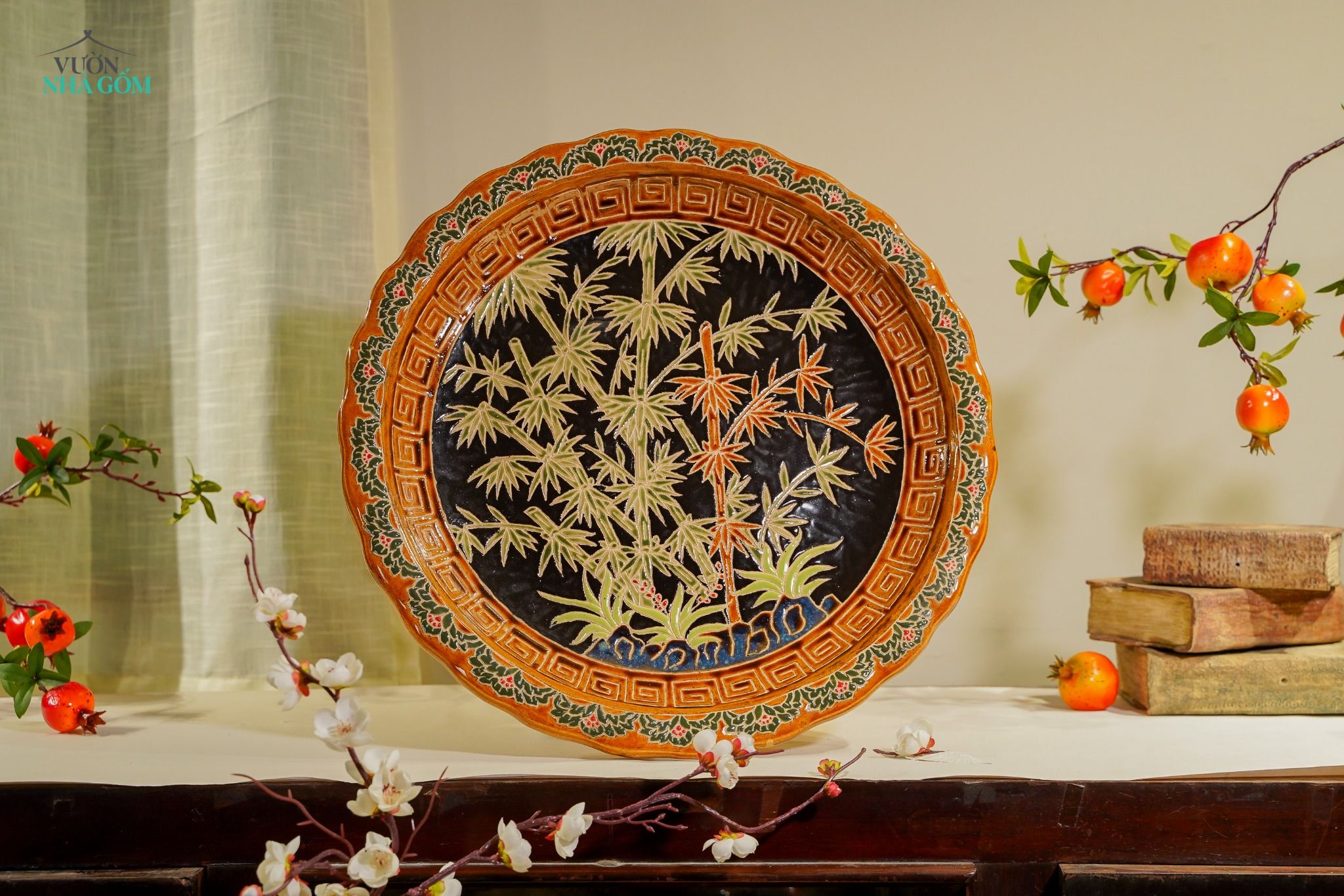 Dĩa gốm mỹ nghệ đề tài Hoa Trúc, gốm thủ công Nam Bộ, D52 cm