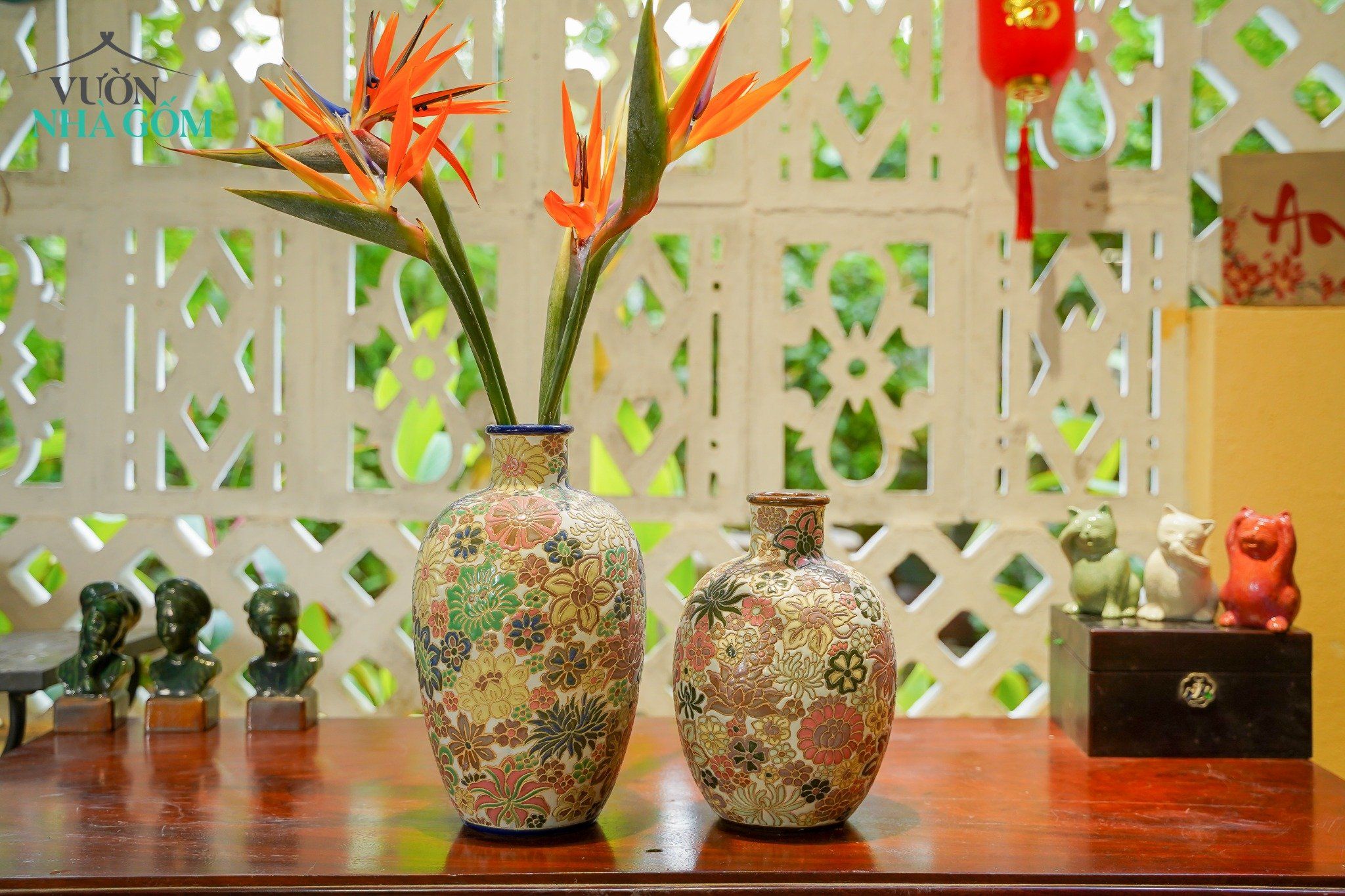 Bình bầu khắc thủ công hoạ tiết bách hoa, gốm Thủ Biên, H28cm
