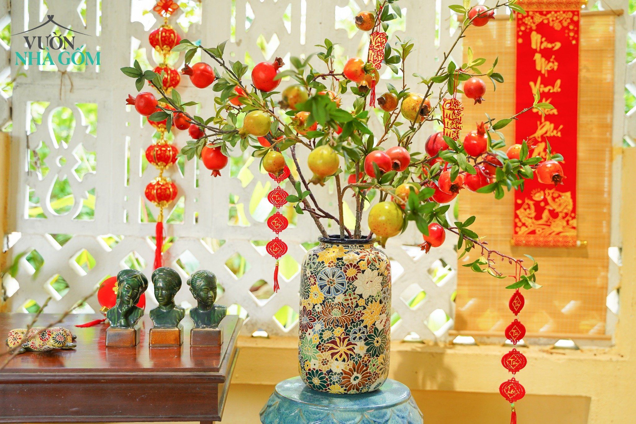 Bình khắc Bách Hoa thủ công, cắm hoa, trang trí Tết, gốm Thủ Biên, C30 x R11cm