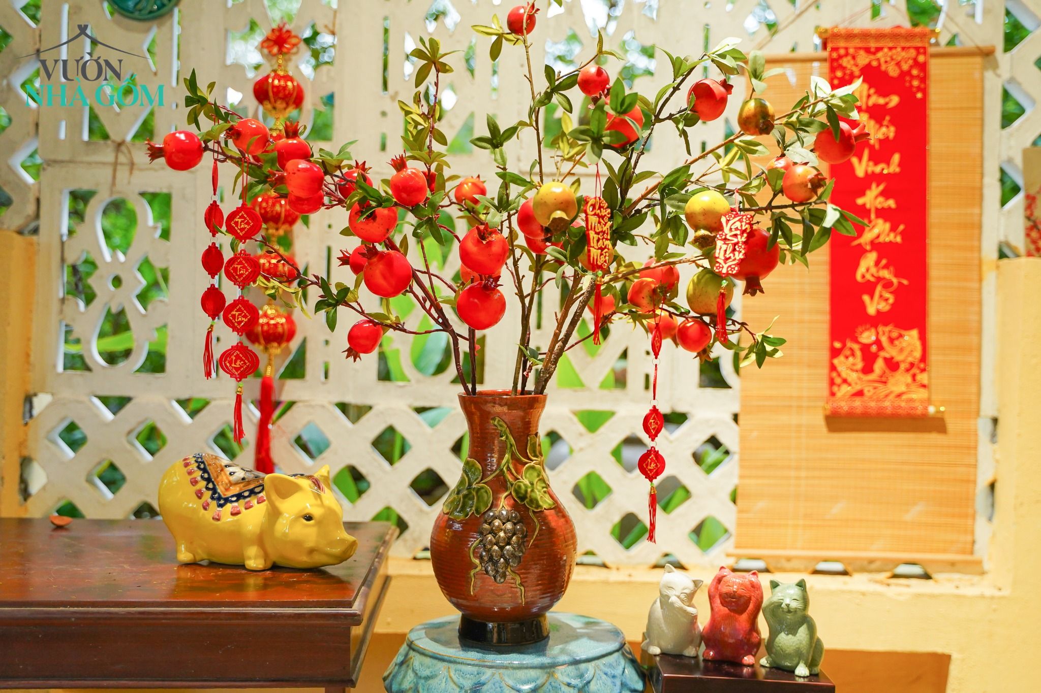 Bộ tượng Mèo Tam Không vui vẻ, màu đỏ - xanh lá - trắng, xưởng Thủ Biên, C11cm x R7cm- SP002208