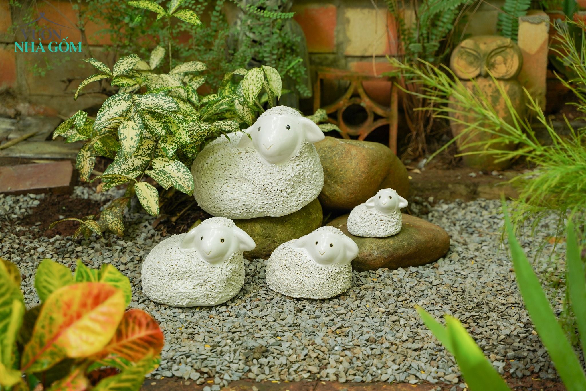 Cừu nằm trắng trung, gốm trang trí Noel và sân vườn, D20xC16 (cm)