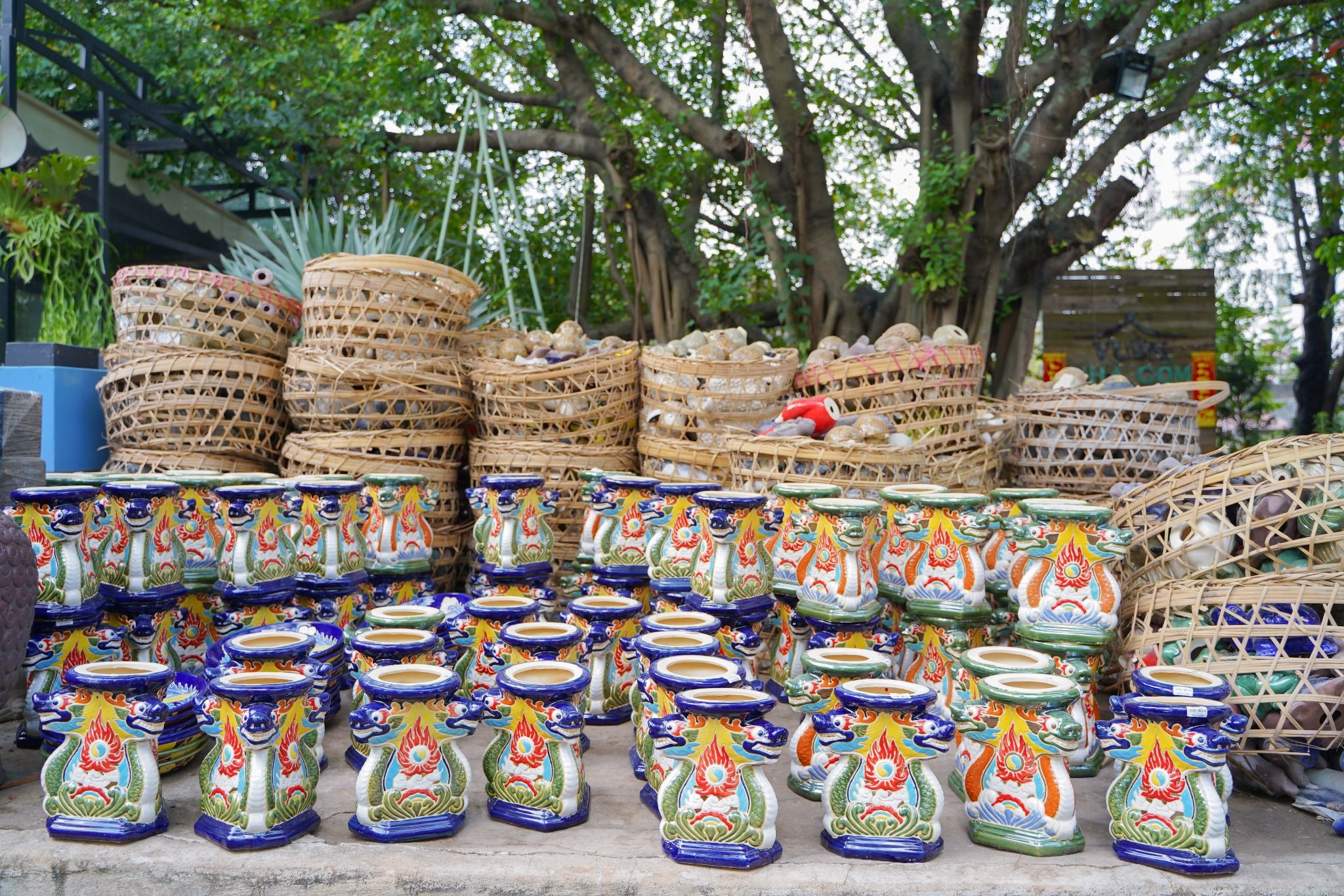  Chò rồng và dĩa để trái cây, xanh dương, gốm Nam Bộ, sản phẩm truyền thống Tết Giáp Thìn, H30cm 