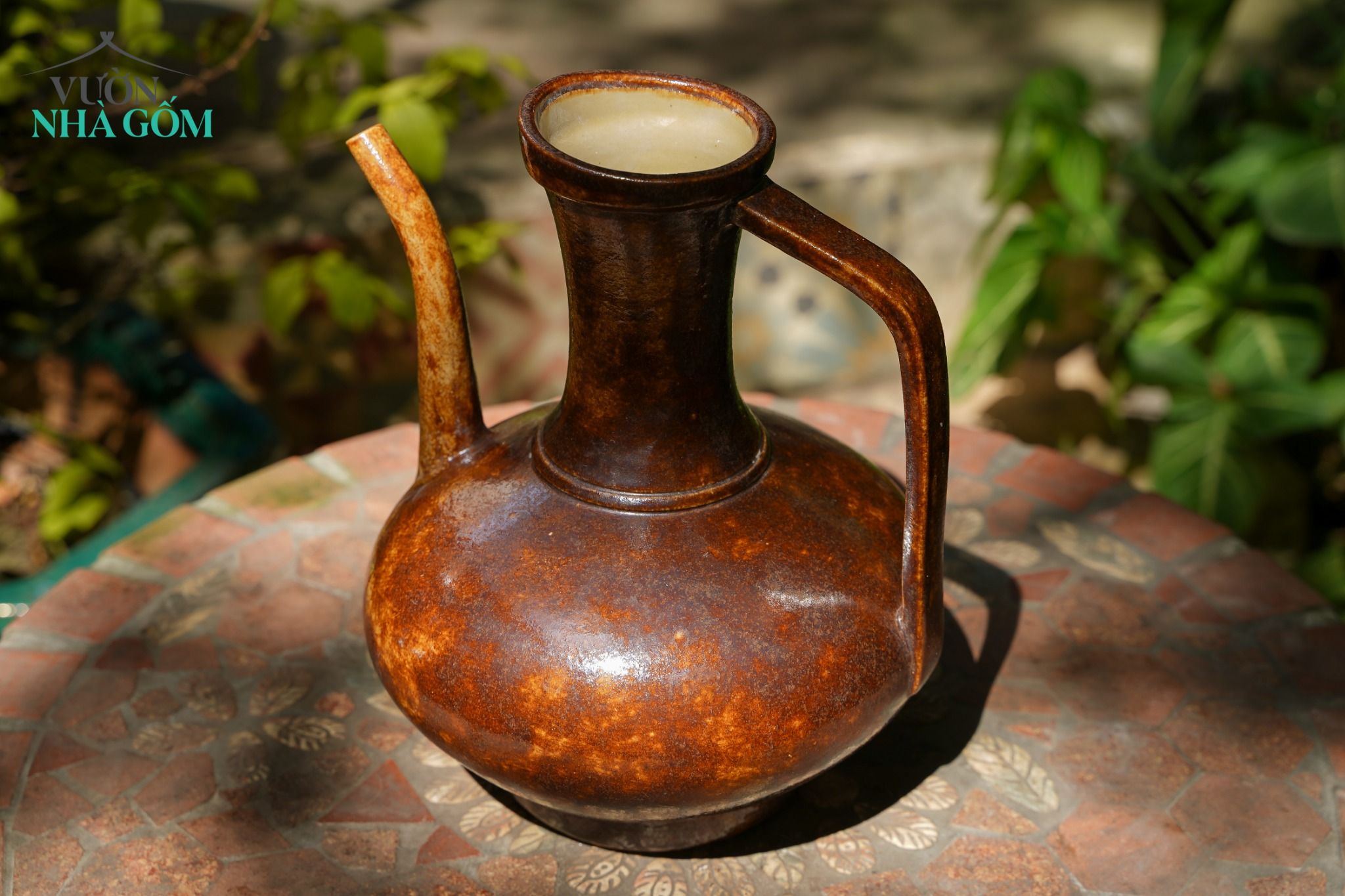 Bình gốm độc bản, nghệ nhân June, Xưởng Thủ Biên