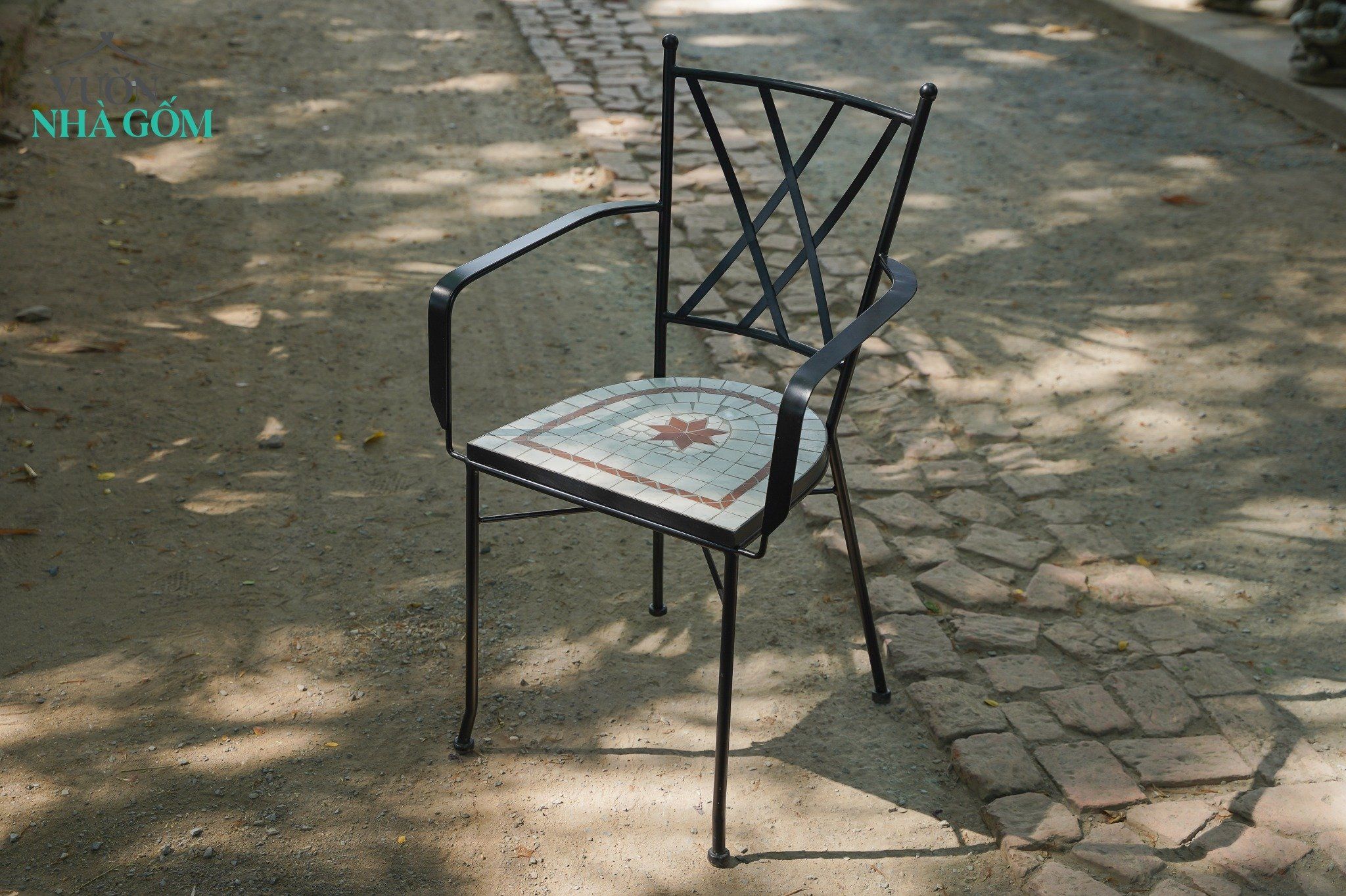 Mosaic hiện đại, bộ bàn ghế ghép gốm họa tiết trắng nâu, D60cm