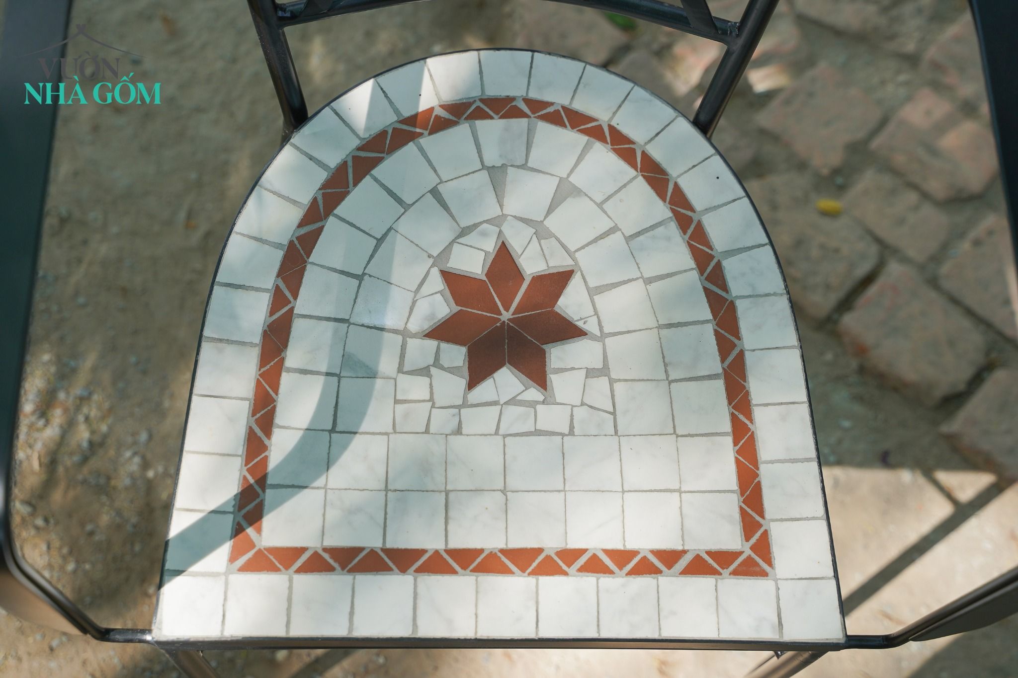 Mosaic hiện đại, bộ bàn ghế ghép gốm họa tiết trắng nâu, D60cm