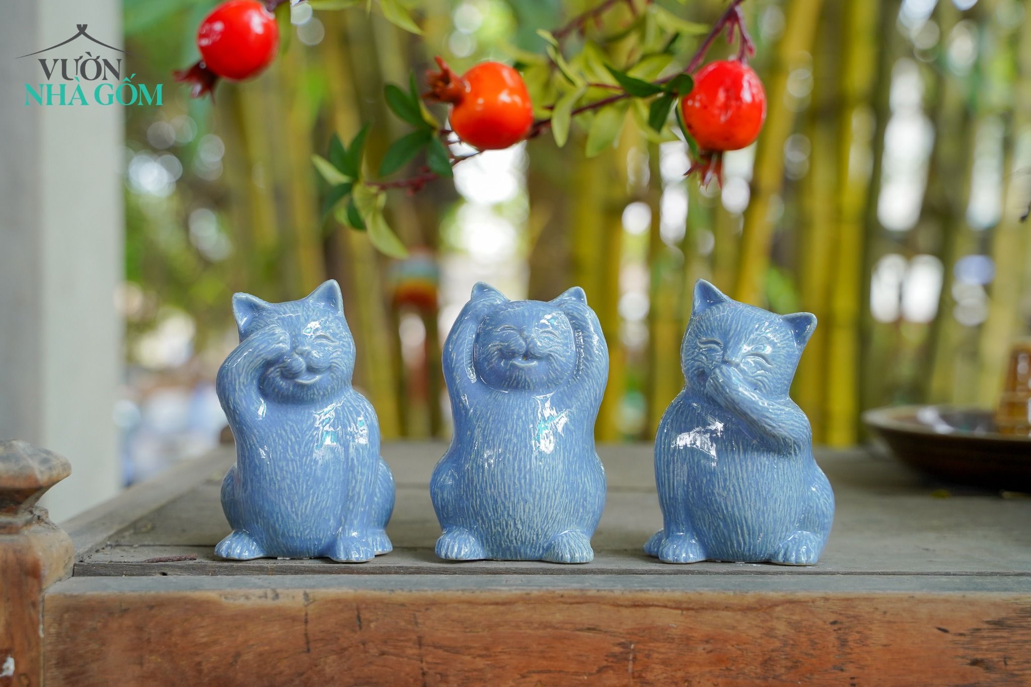 Bộ tượng Mèo Tam Không vui vẻ, men Xanh biển, Gốm Thủ Biên sản phẩm quà tặng Tết, trang trí không gian sống, C11cm x R7cm