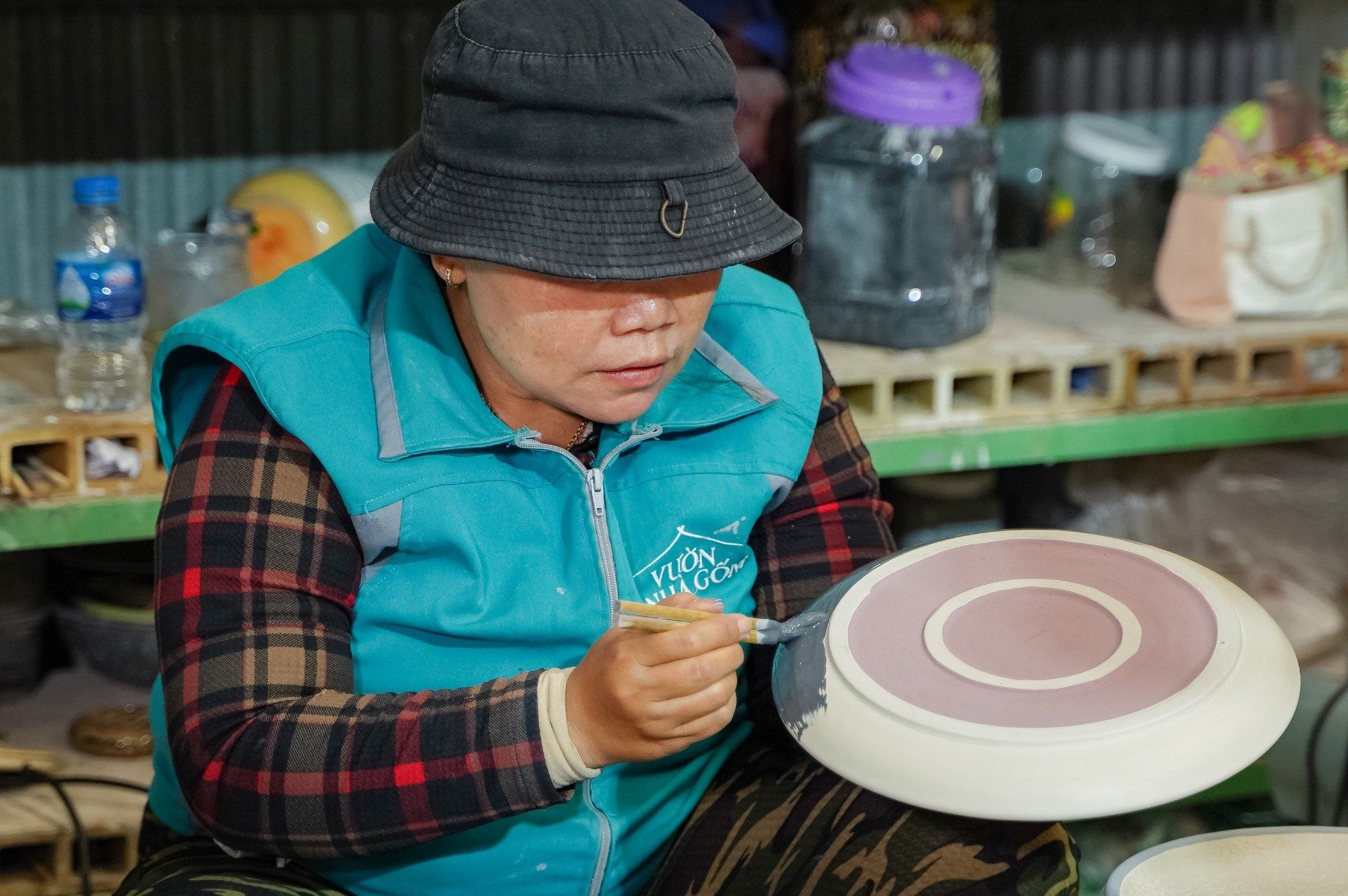 Dĩa bách hoa, thực hiện thủ công, màu men cổ điển phiên bản mới, gốm Thủ Biên, R27cm