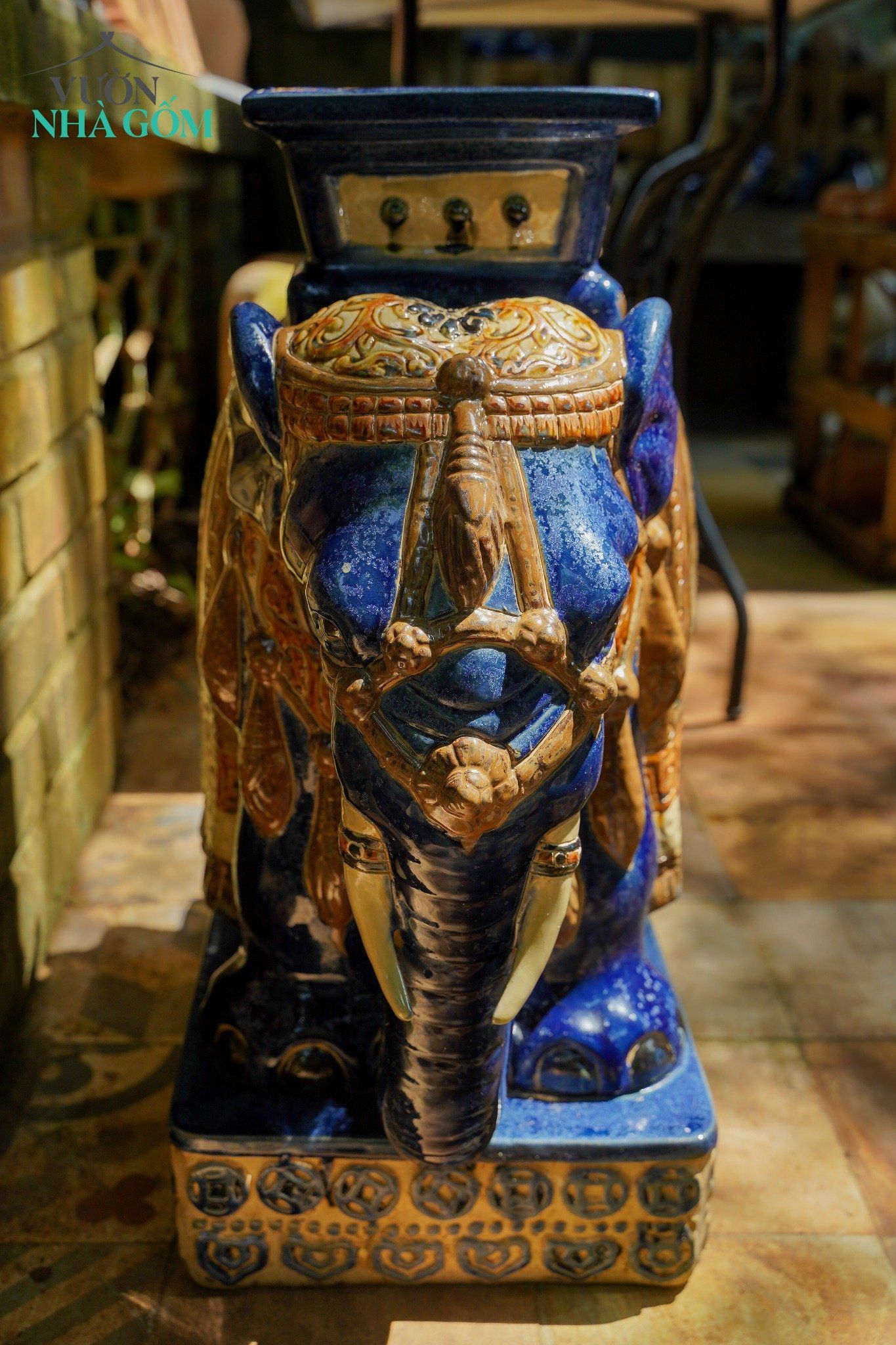  Đôn voi ma mút xanh dương vòi xuống (D60xR30xC63), Gốm Nam Bộ 