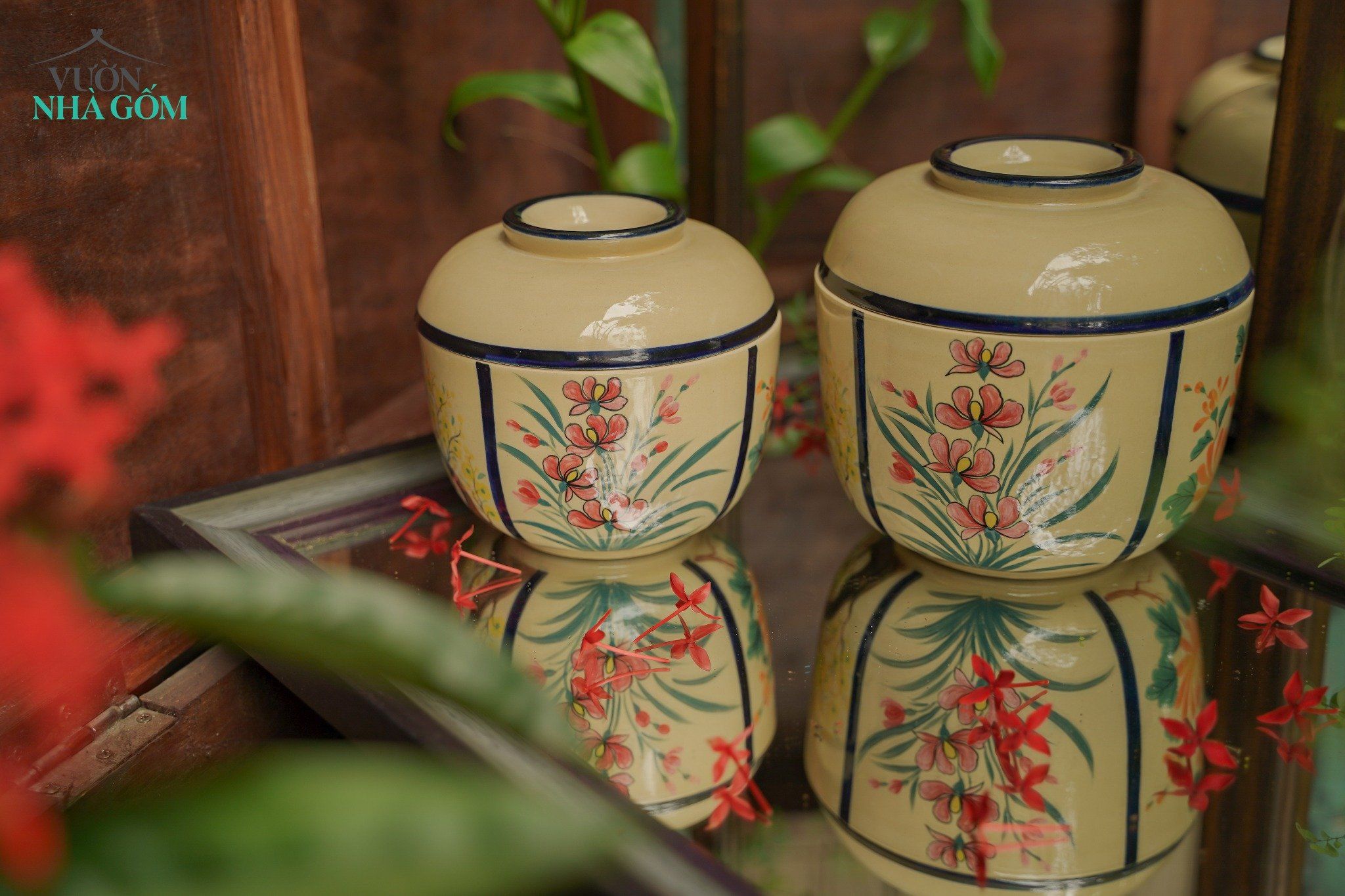 Thố gốm Vẽ tay thủ công, đề tài Tứ Quý, Mai - Lan - Cúc - Trúc, chất liệu gốm an toàn để đựng thực phẩm, Xưởng Thủ Biên