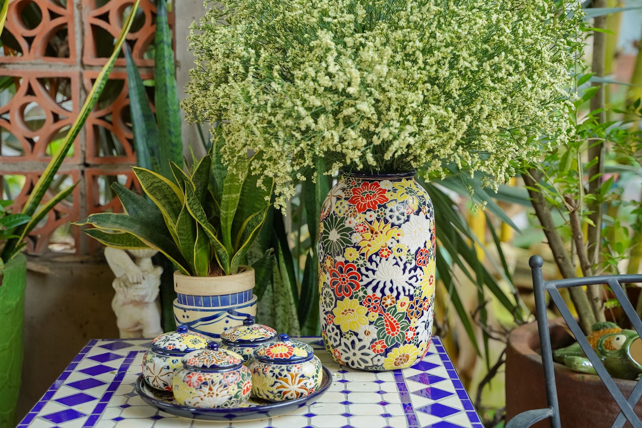Bình khắc Bách Hoa thủ công, cắm hoa, trang trí Tết, gốm Thủ Biên, C30 x R11cm