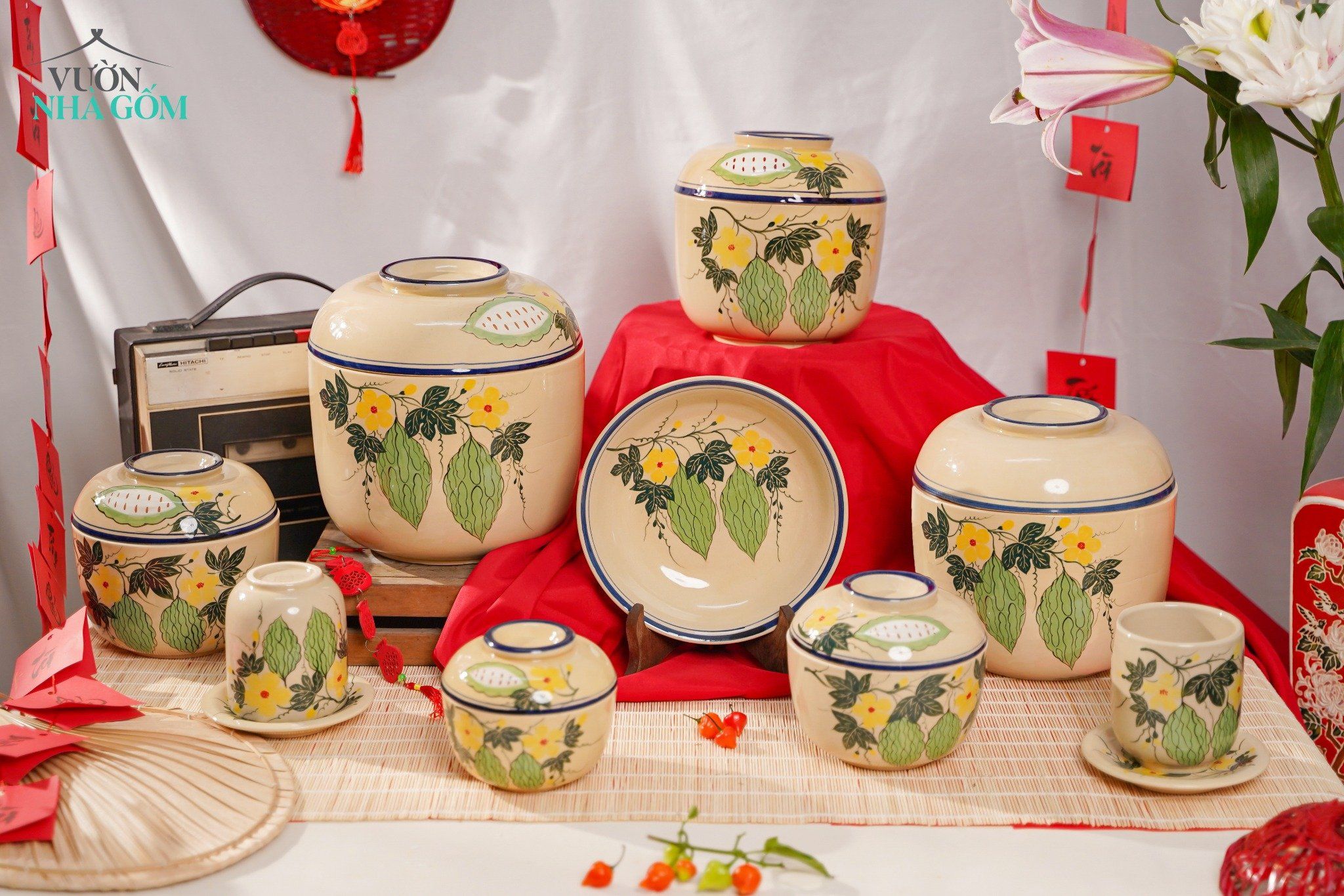 BST Hương Xuân Khổ Qua - Thố gốm Vẽ tay thủ công, màu sắc hiện đại, chất liệu gốm an toàn để đựng thực phẩm, Xưởng Thủ Biên