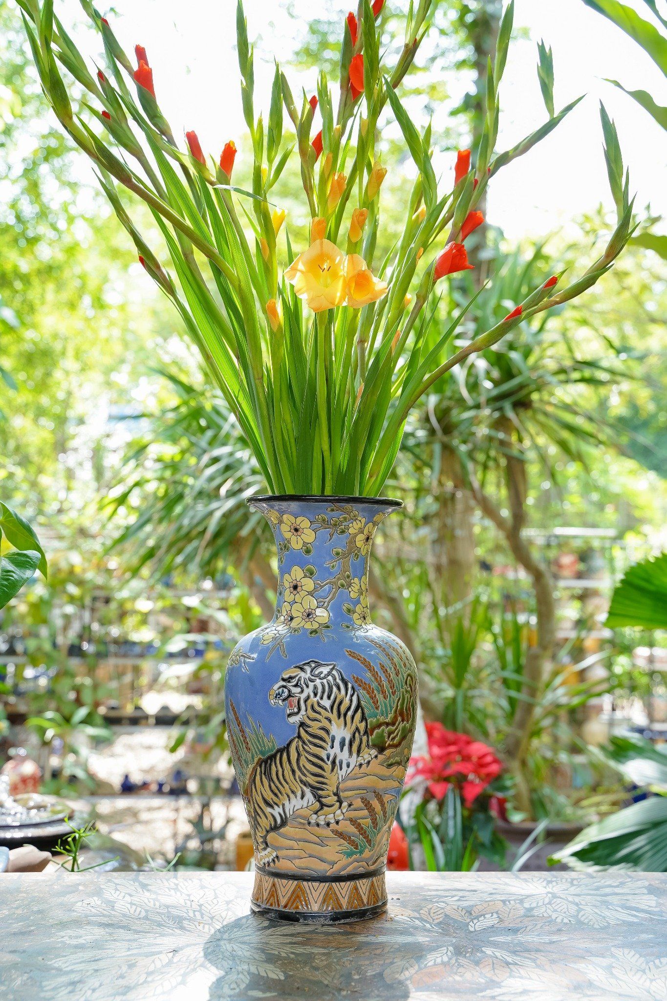  Bình Mãnh Hổ Thưởng Mai, họa tiết hoa mai vàng xanh kem bơ, H43cm, gốm thủ công mỹ nghệ Nam Bộ 