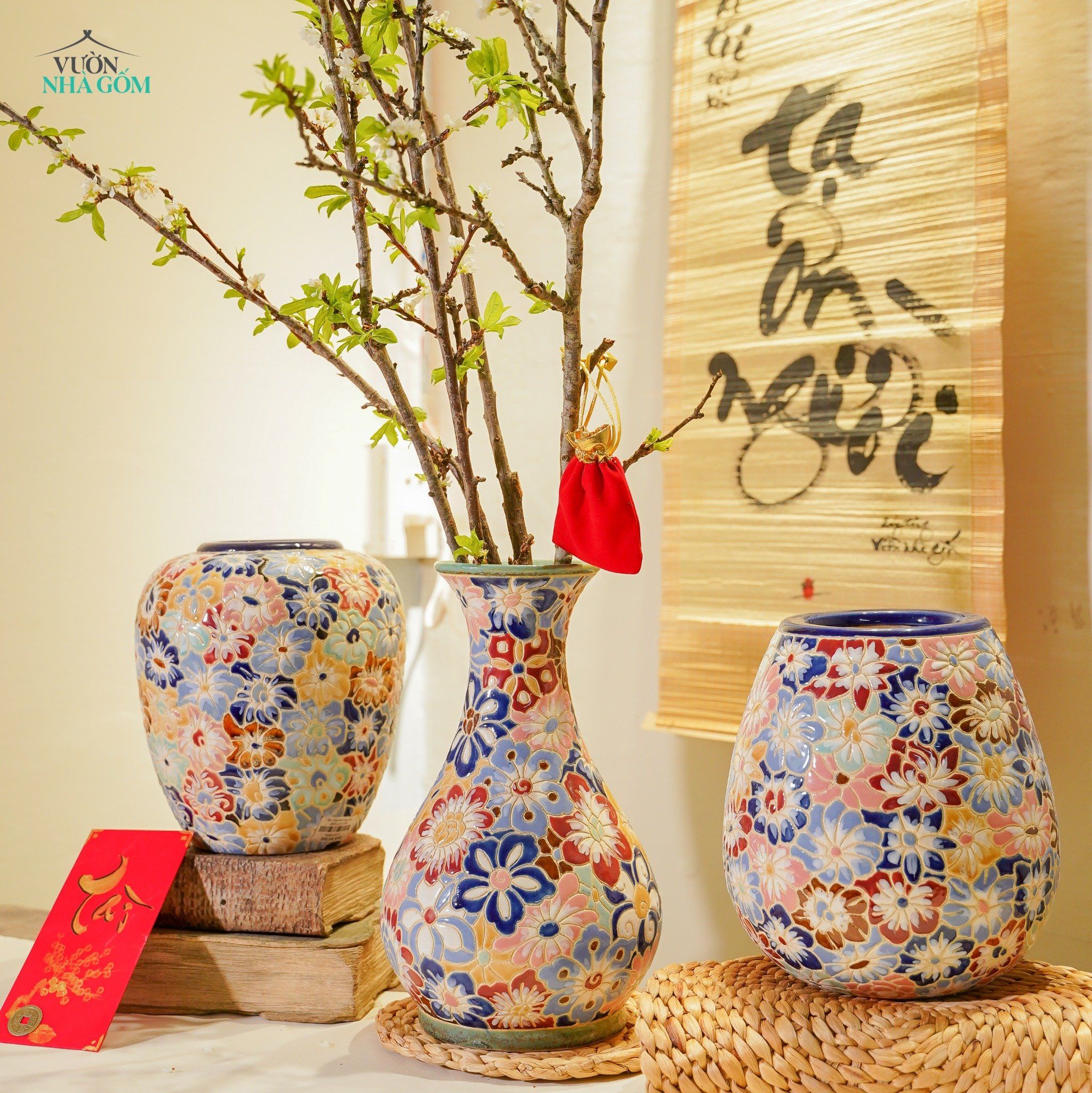 Bình bầu bách hoa nhỏ, gốm mỹ nghệ Nam Bộ, C22 x R20cm- SP000167
