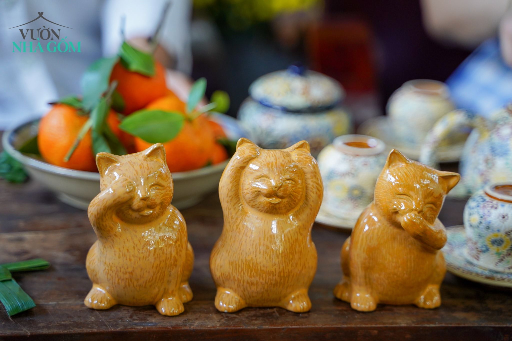 Bộ tượng Mèo Tam Không vui vẻ, men Vàng cam, Gốm Thủ Biên sản phẩm quà tặng Tết, trang trí không gian sống, C11cm x R7cm 