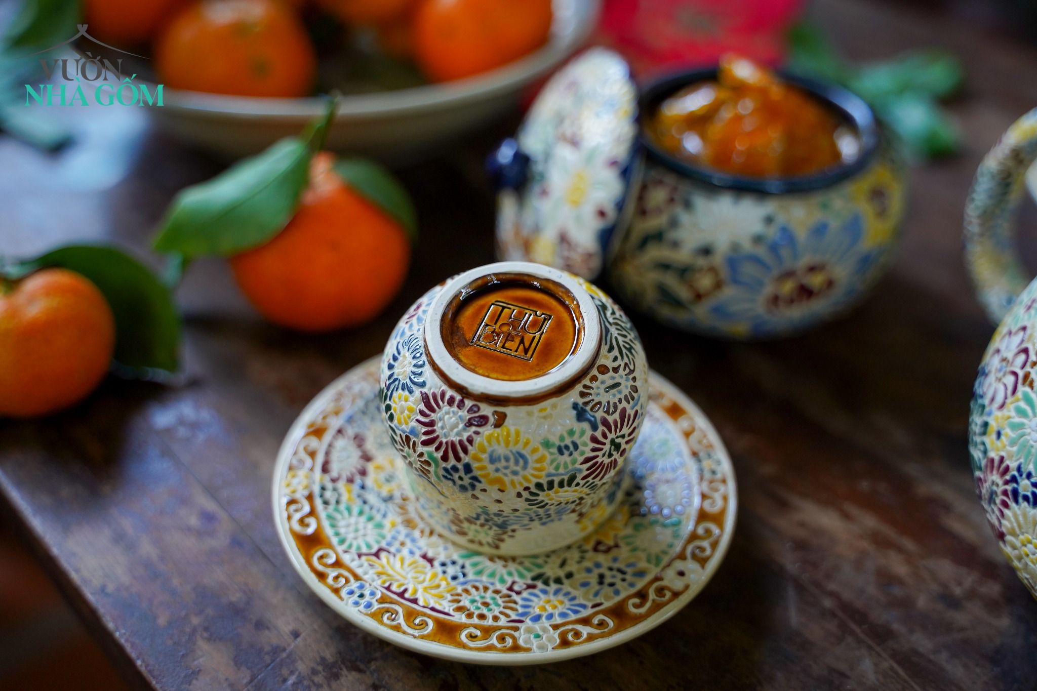 Bộ bình trà khắc họa tiết Bách hoa, thực hiện thủ công, gốm Thủ Biên làm quà tặng-SP001867