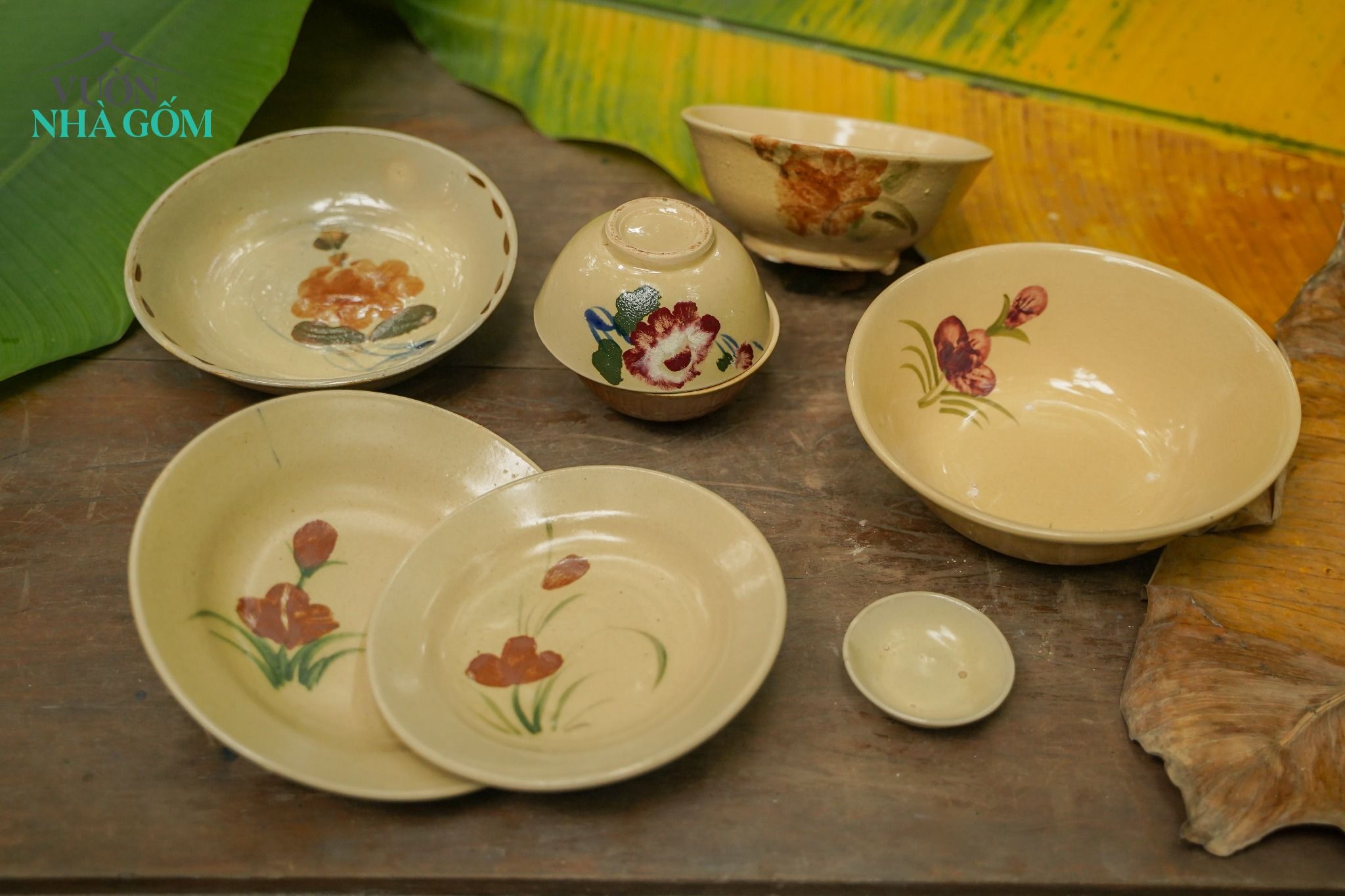 Tô tượng vẽ họa tiết hoa nâu, chén bát Lái Thiêu, C7xR20 cm