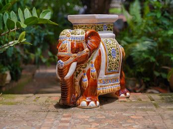 Đôn voi Nam bộ vòi xuống, hoa văn dây lá, men xanh dương, C43 x R50cm