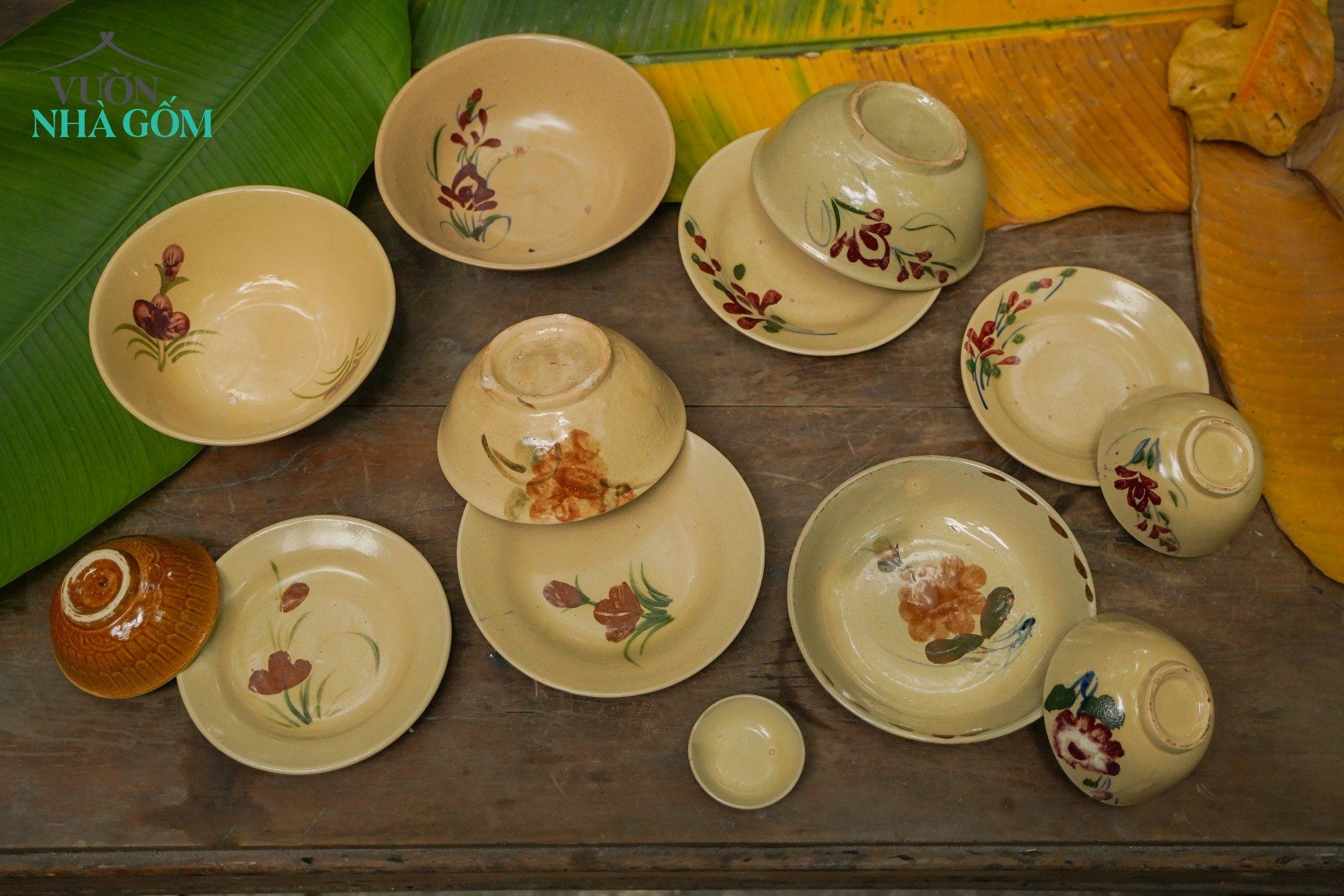 Bộ nâu, chén bát Lái Thiêu