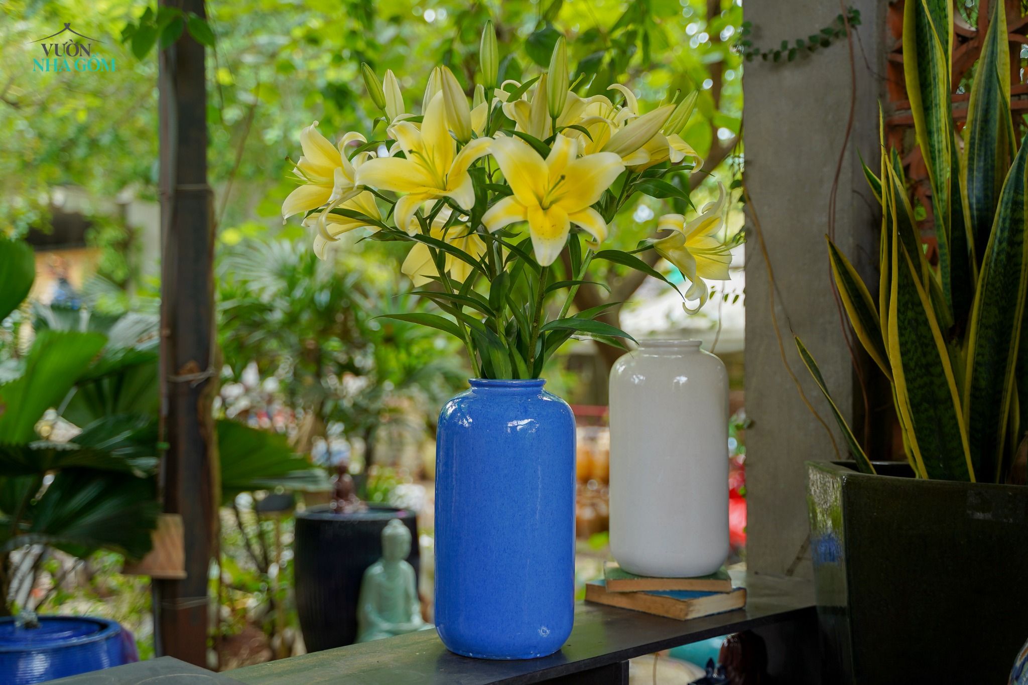 Bình cắm hoa, dáng ống trụ, men trắng muối tiêu và xanh dương, Cao 36cm x Miệng 10cm - SP002055