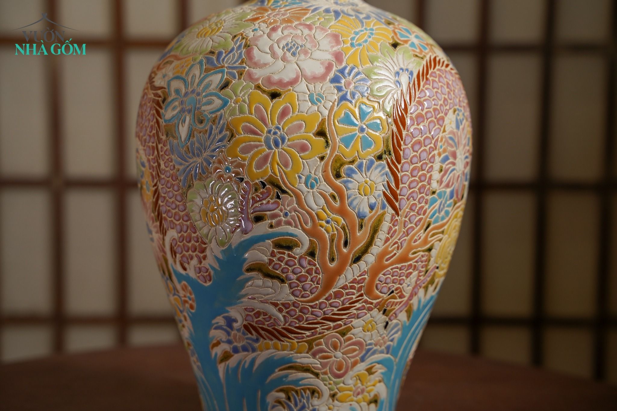  Bình gốm thủ công khắc đề tài Rồng kết hợp Bách Hoa, Gốm Thủ Biên, C31 x M7cm 
