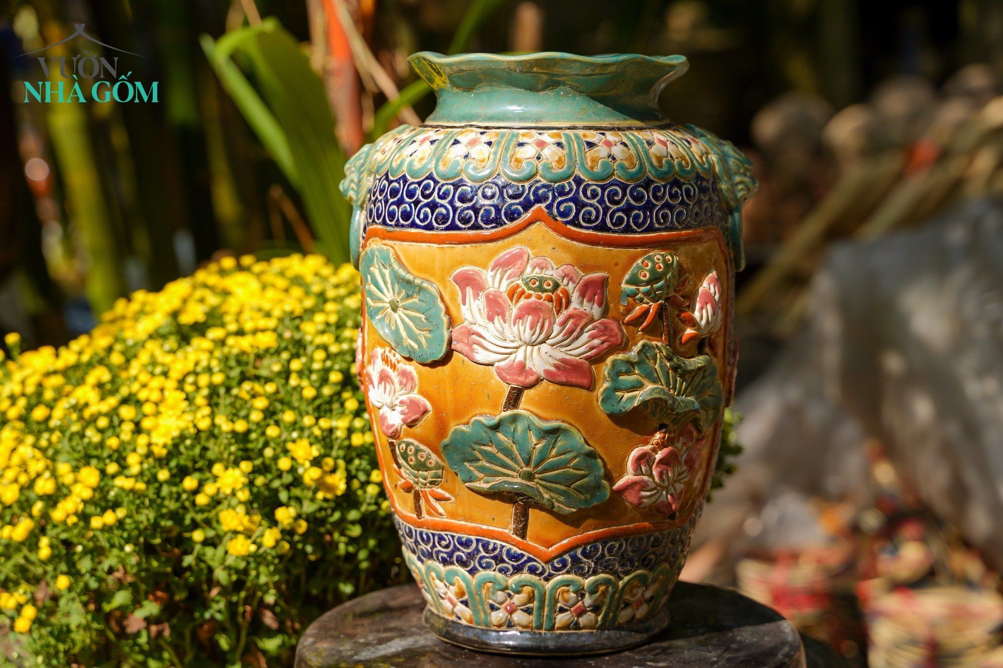 Bình sen đắp nổi men xanh đồng trổ bông, gốm thủ công mỹ nghệ Nam Bộ, C30cm - C36cm- 0104s2l079