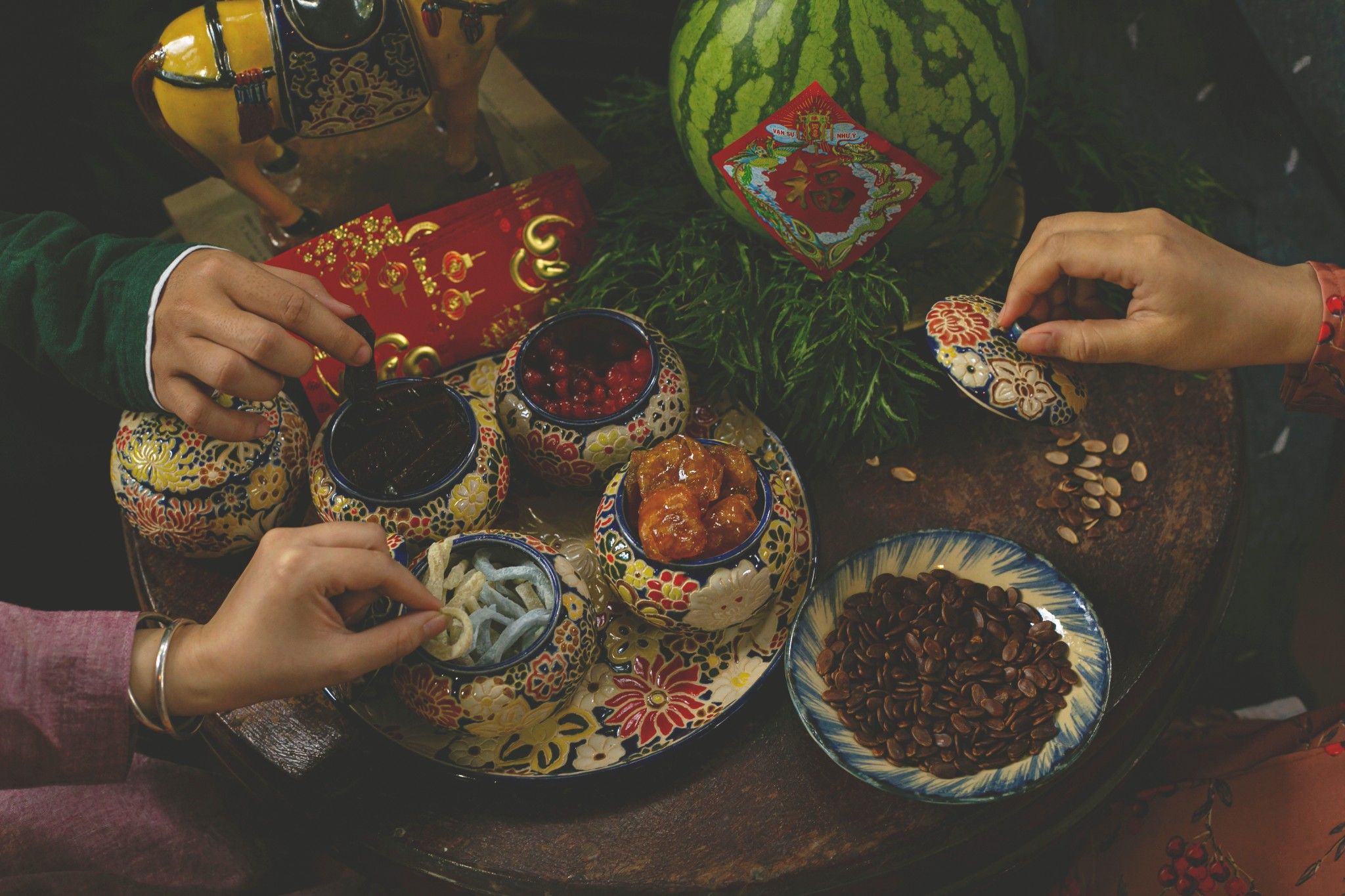 Hủ gốm có nắp đựng thực phẩm (mứt, hạt, gia vị), chấm khắc bách hoa thủ công, C9xR8cm