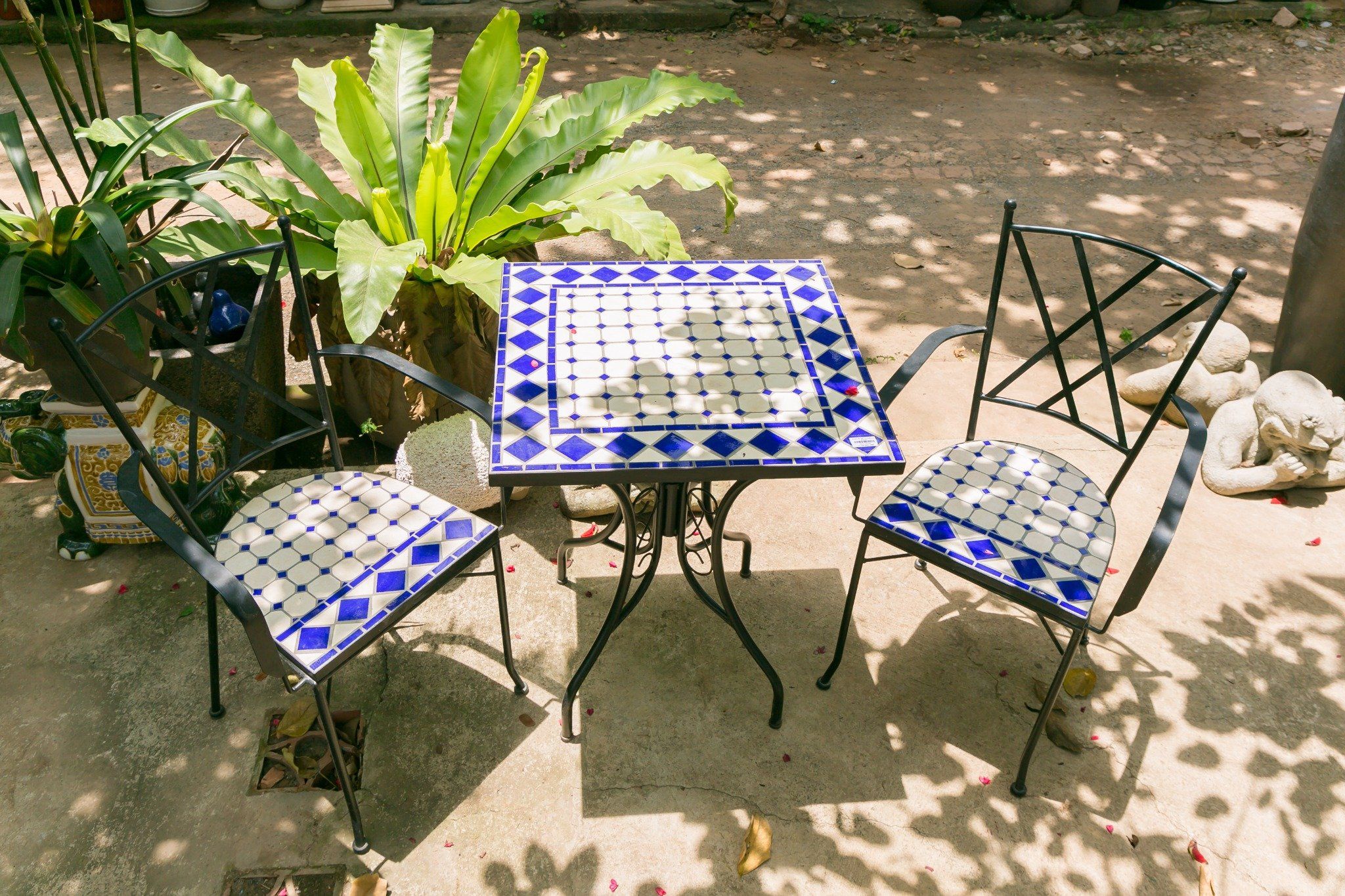Mosaic hiện đại, bàn ghép gốm họa tiết ô vuông xanh dương, D60cm