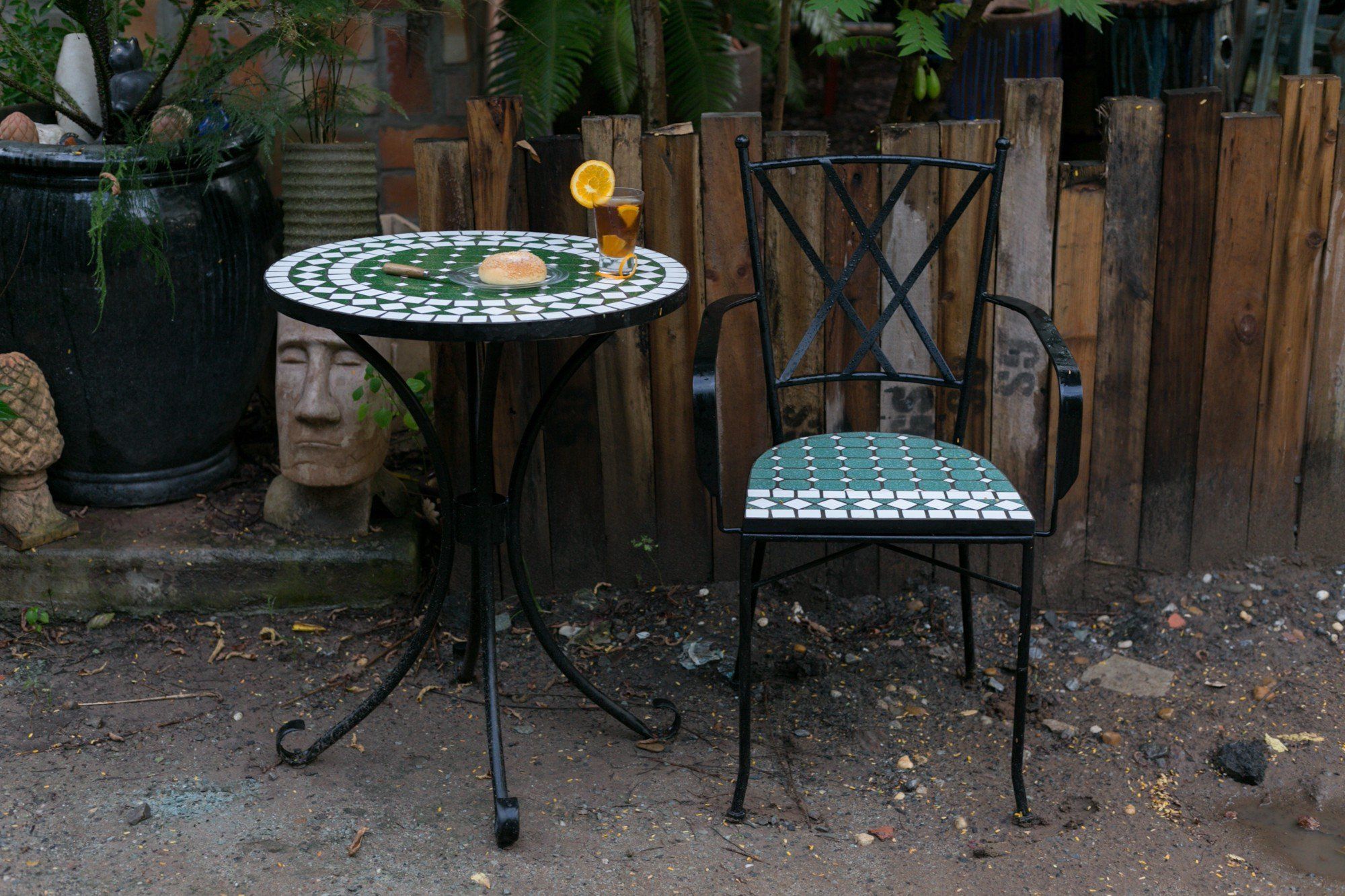 Mosaic hiện đại, mẫu bàn ghế họa tiết ô vuông xanh lá