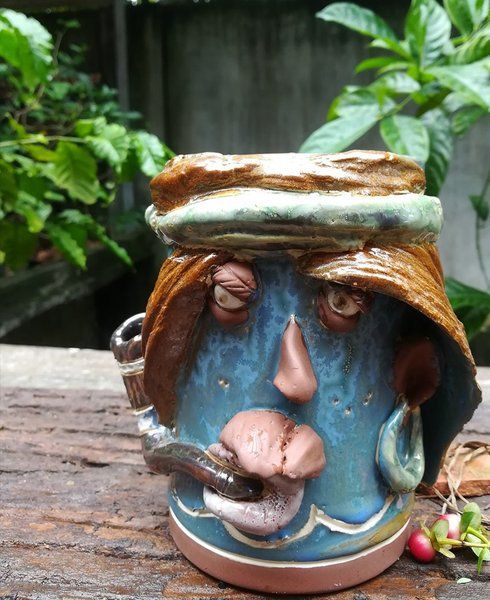 Bình gốm già làng hút tẩu, H14cm