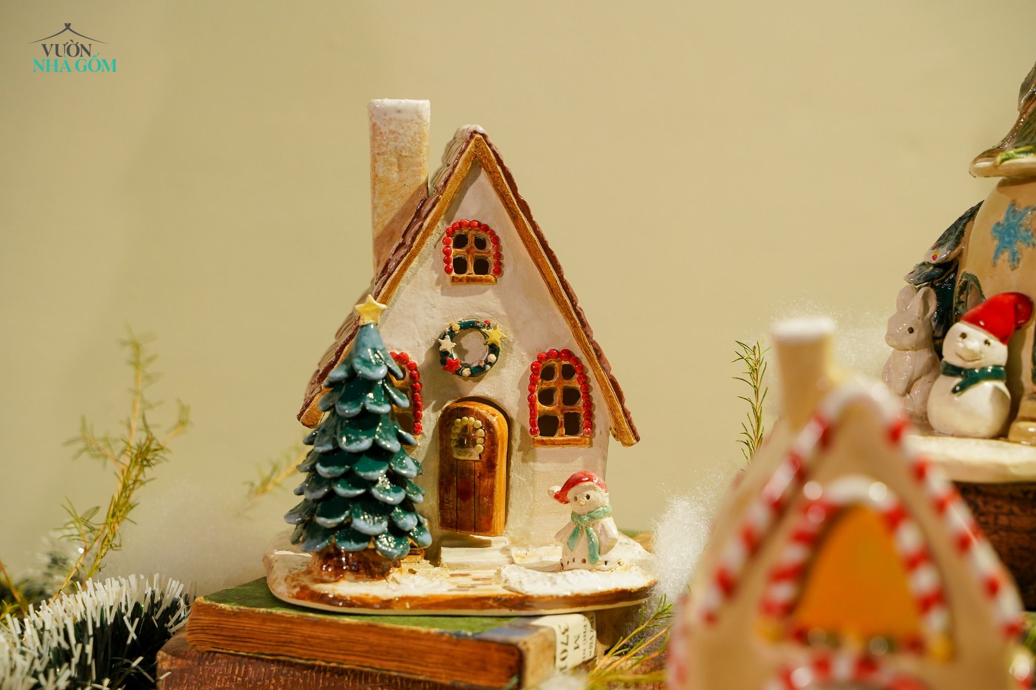 Nhà gốm Noel được thực hiện thủ công tại Vườn Nhà Gốm, H20 - H30cm