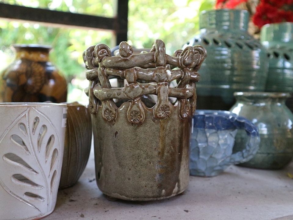 Bình vuốt tay, giỏ hoa lọng, C20 x R15 cm