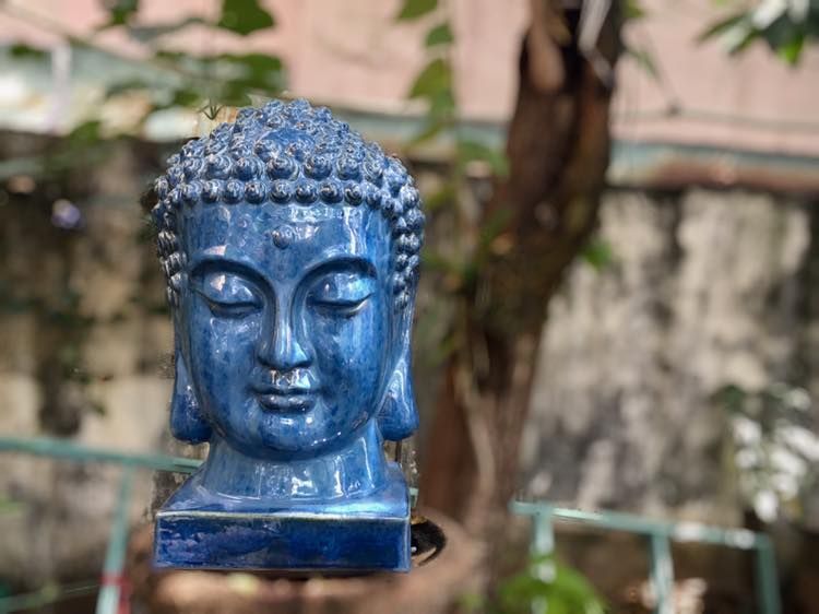 Tượng Phật men xanh cobalt, C45 x R25cm