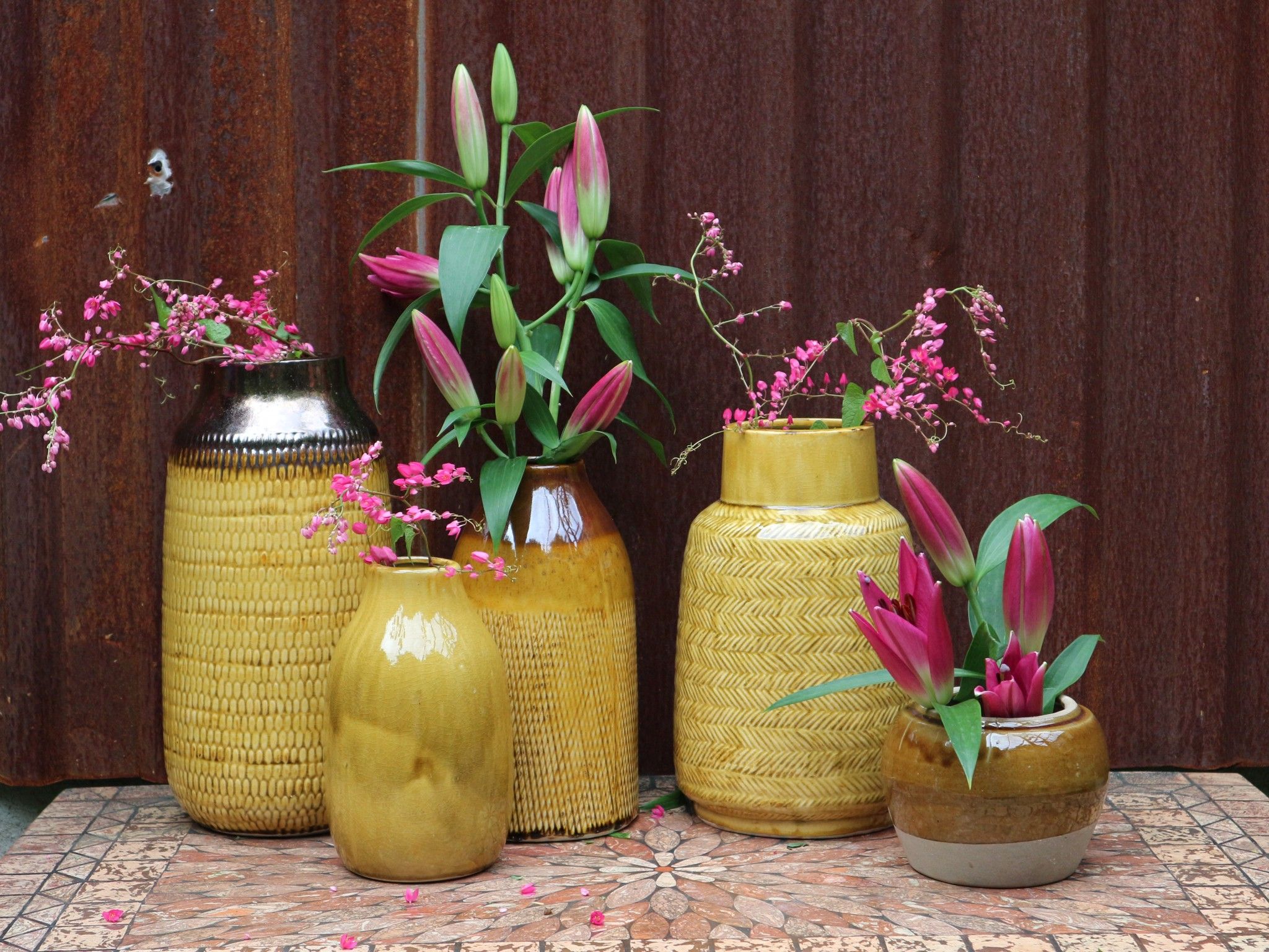Bộ bình hoa vàng