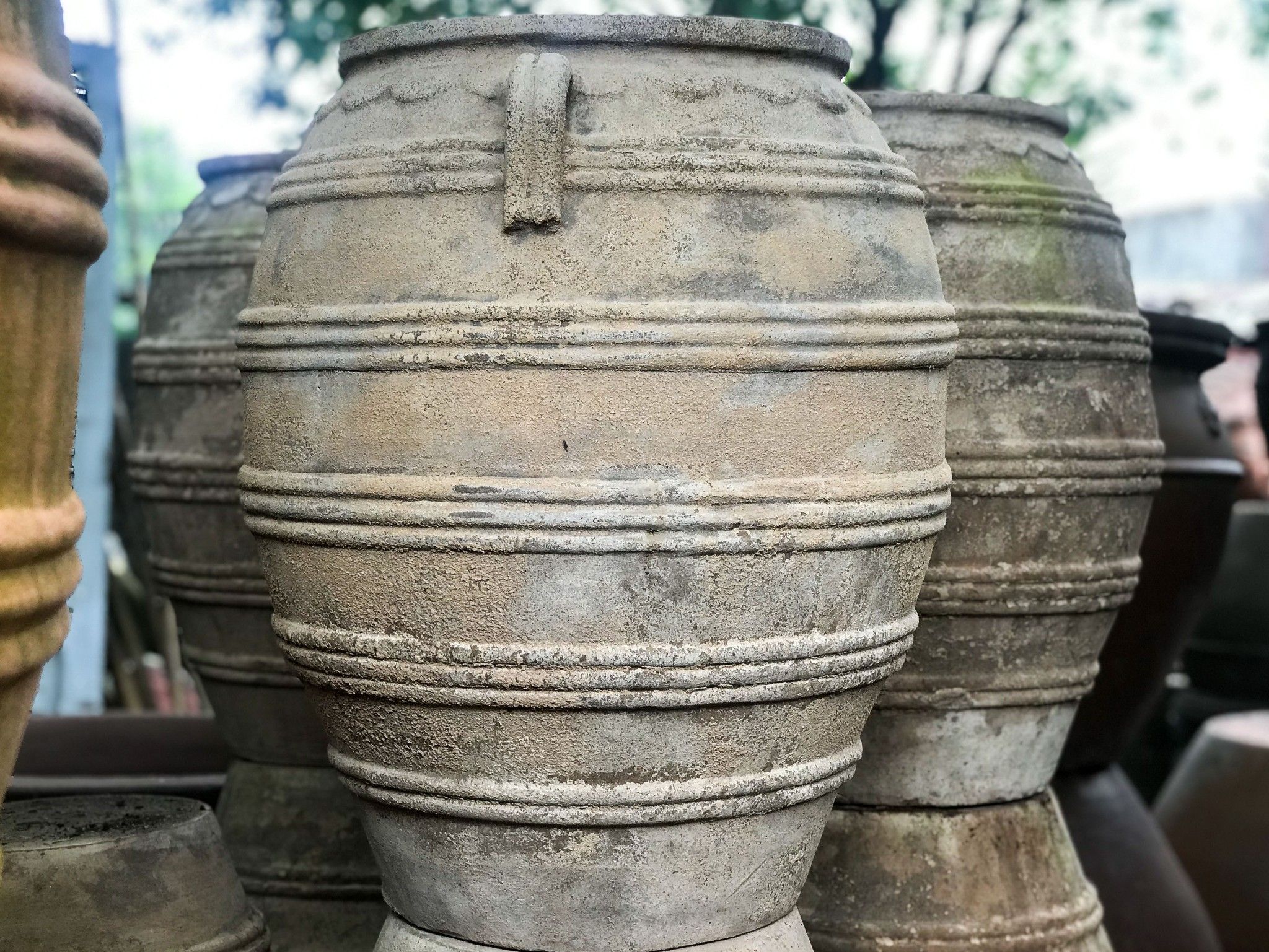Lu sọc lớn, gốm Nam Bộ, R59xC75 cm