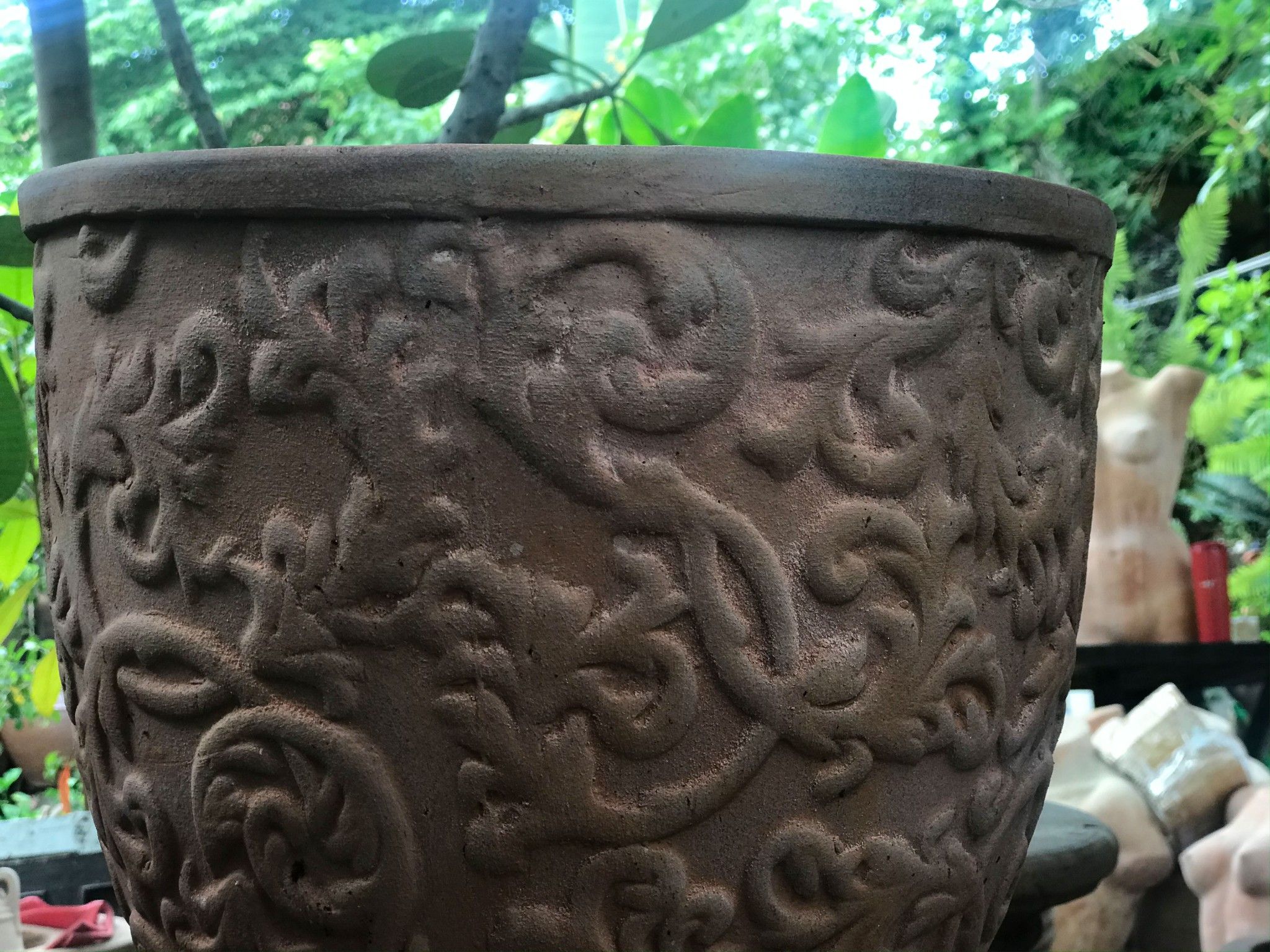 Chậu tròn cao dây lá trung, R40xC38 cm