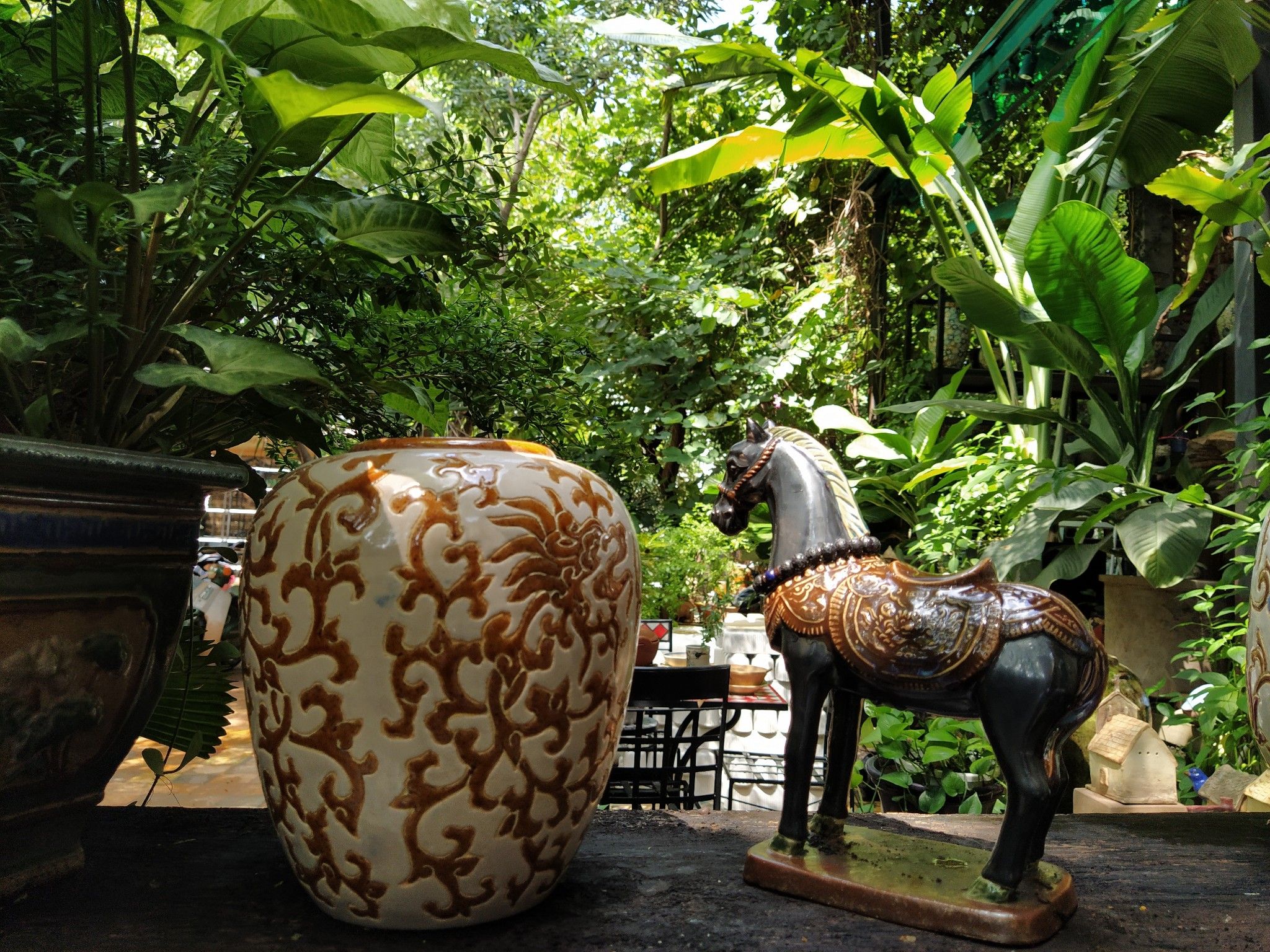 Ché dây lá nâu nhỏ, gốm mỹ nghệ Nam Bộ, C22 x R20cm