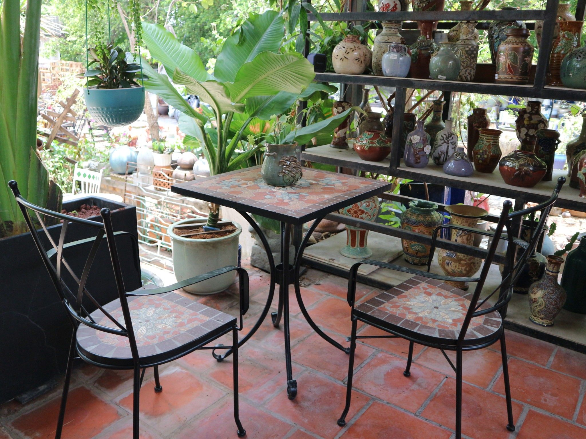 Mosaic hiện đại, mẫu bàn ghế hoa văn số 7