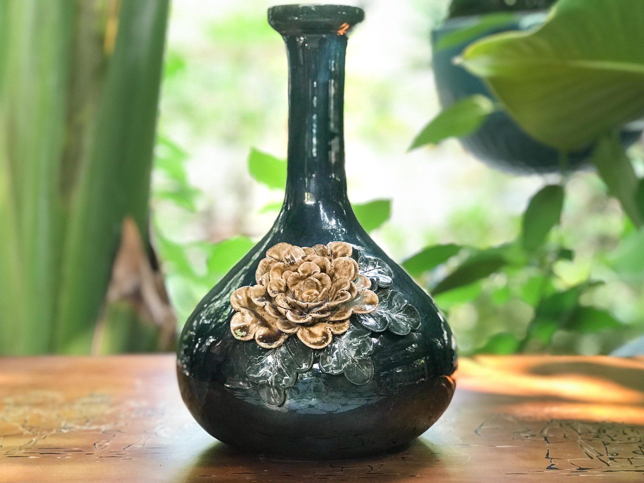 Bình đắp nổi độc bản, C30cm