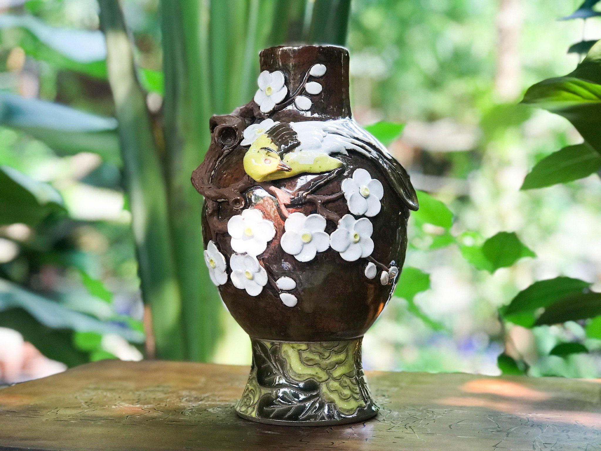 Bình đắp nổi, C30 cm