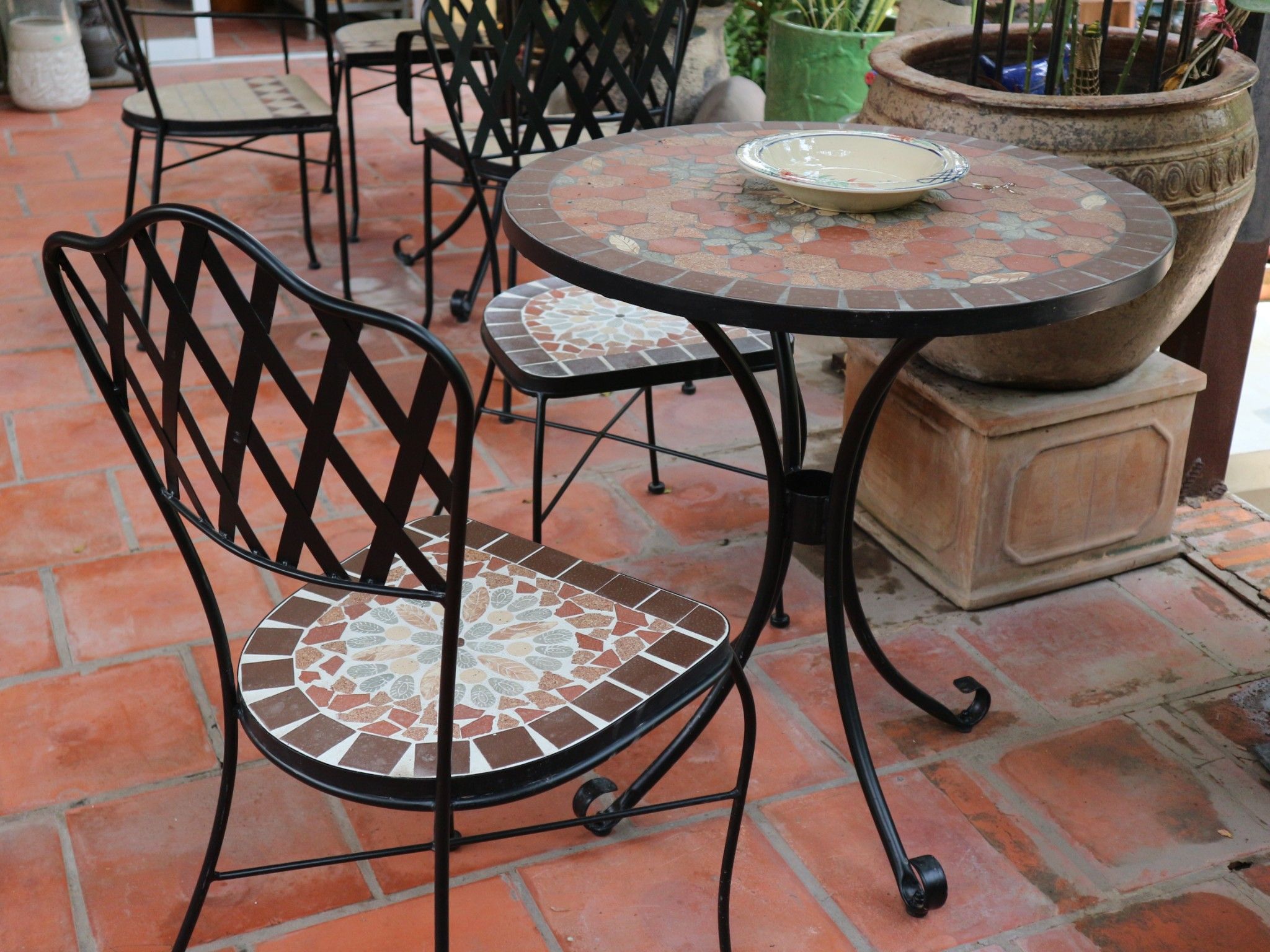 Mosaic hiện đại, mẫu bàn ghế hoa văn số 8