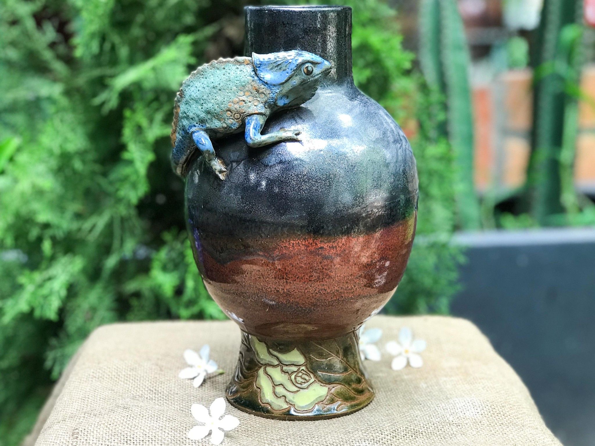 Bình đắp nổi kỳ nhông, C35 cm