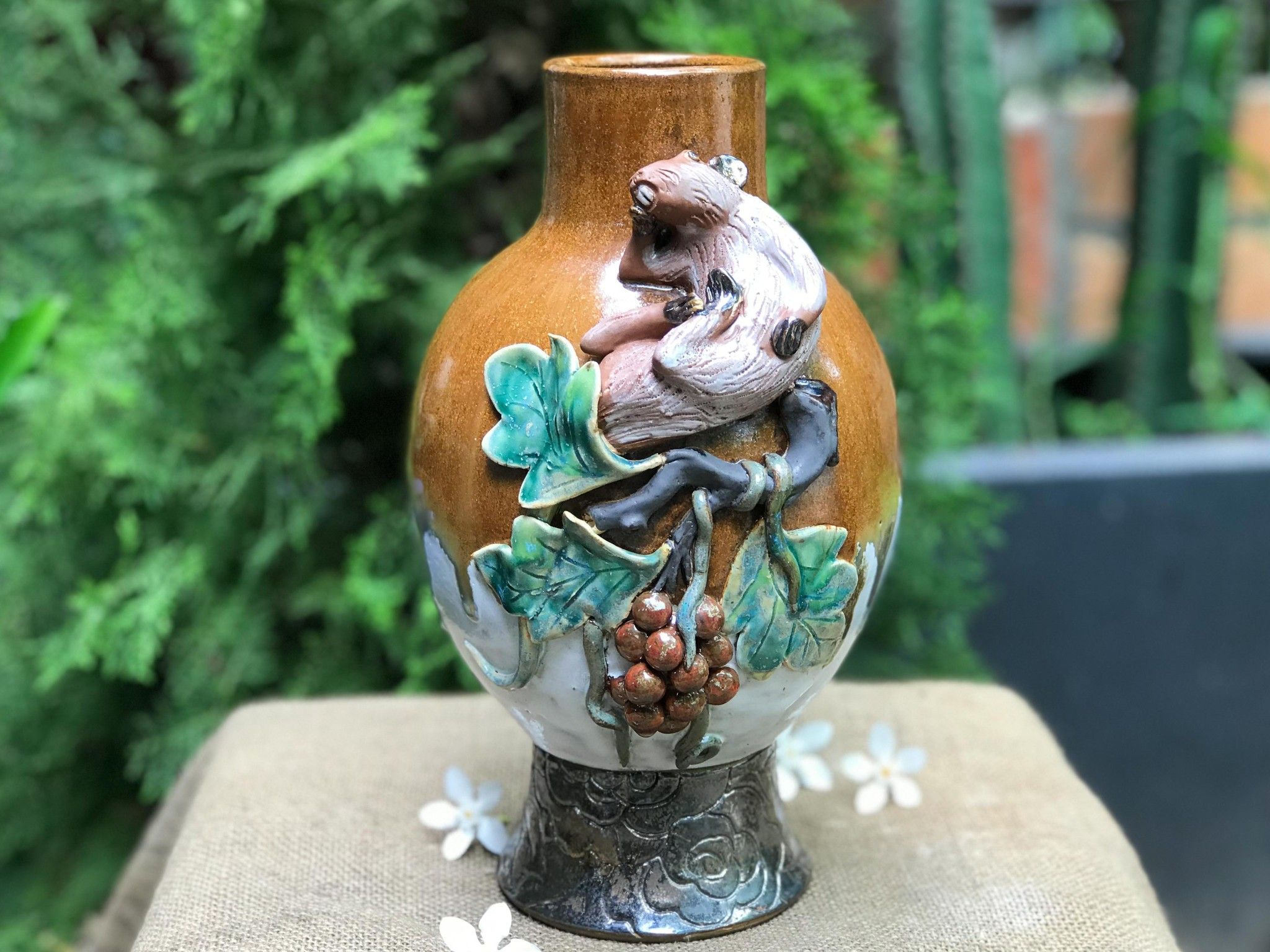Bình đắp nổi, C30cm