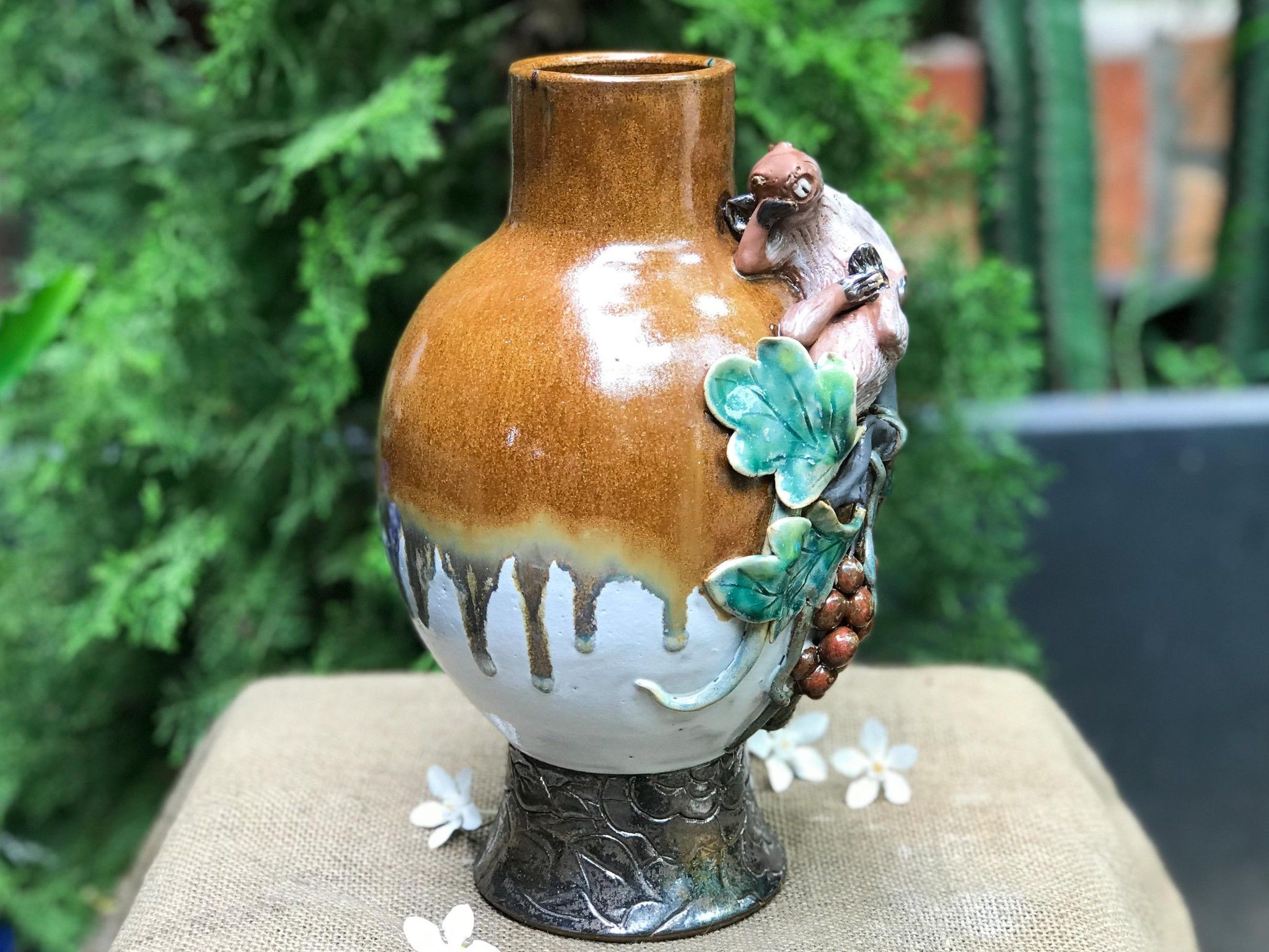 Bình đắp nổi, C30cm