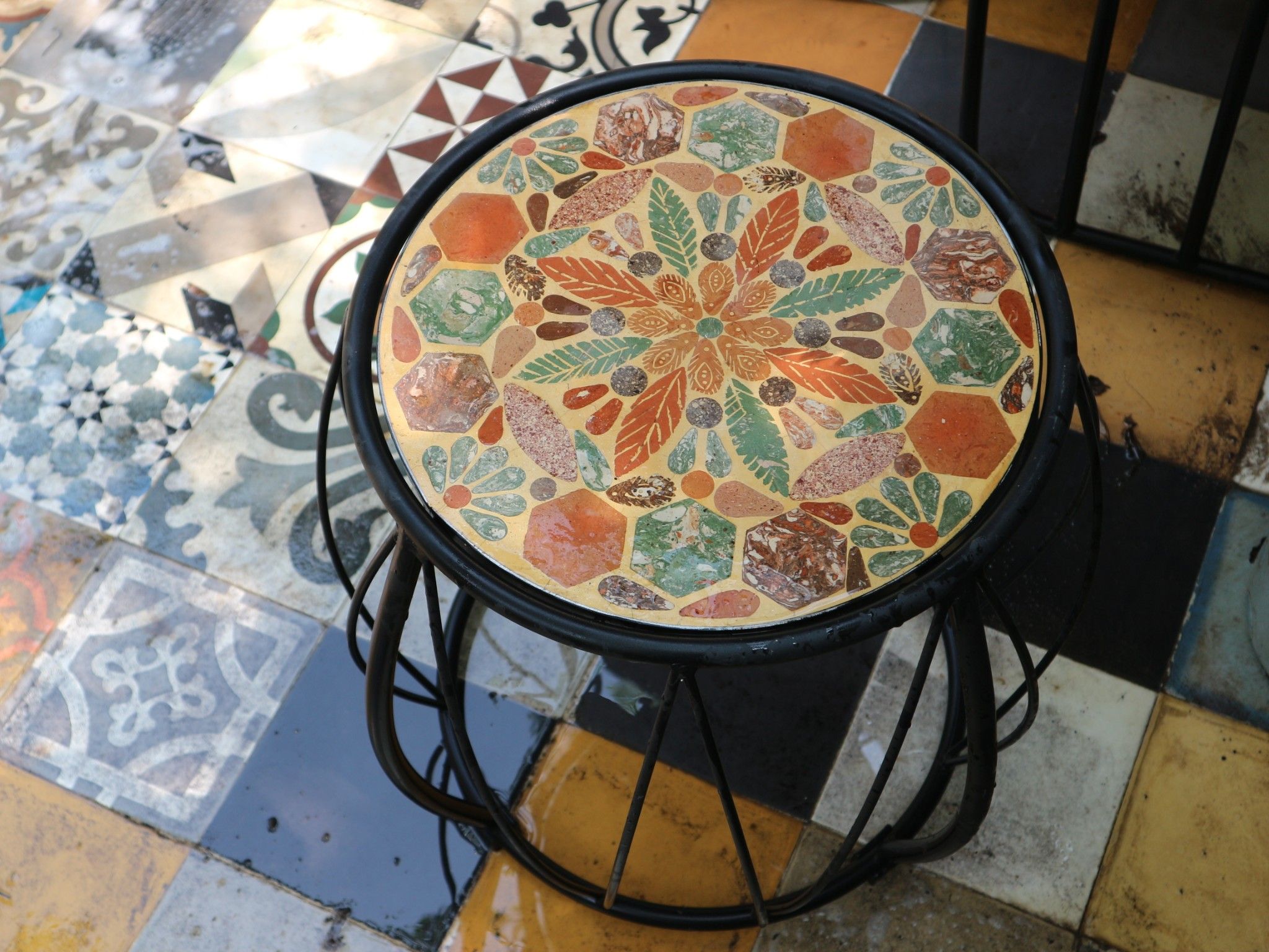 Mosaic cổ điển, mặt đôn tròn, R36 cm