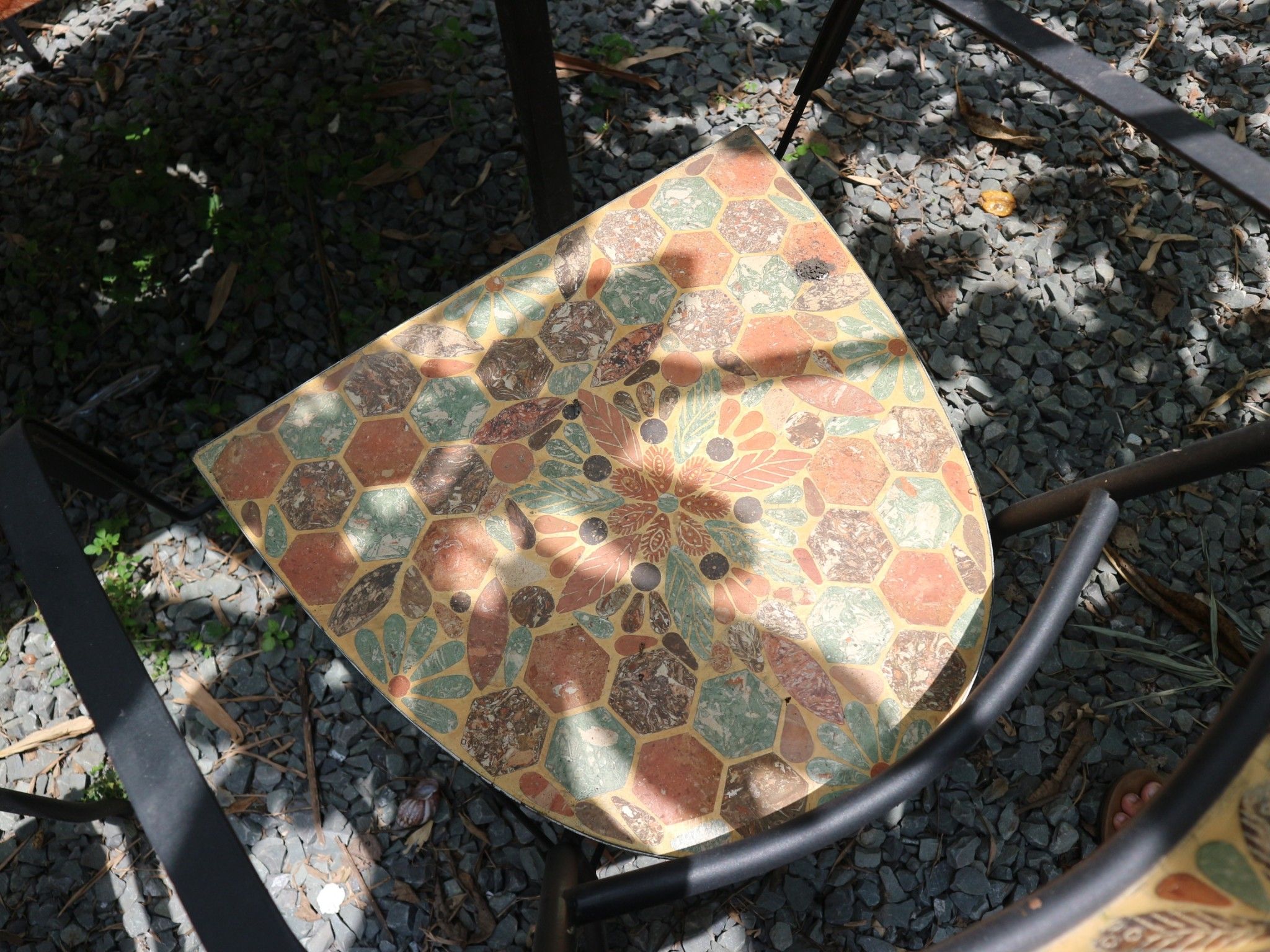  Mosaic cổ điển, Mẫu bàn gốm 60x60 và ghế cao 