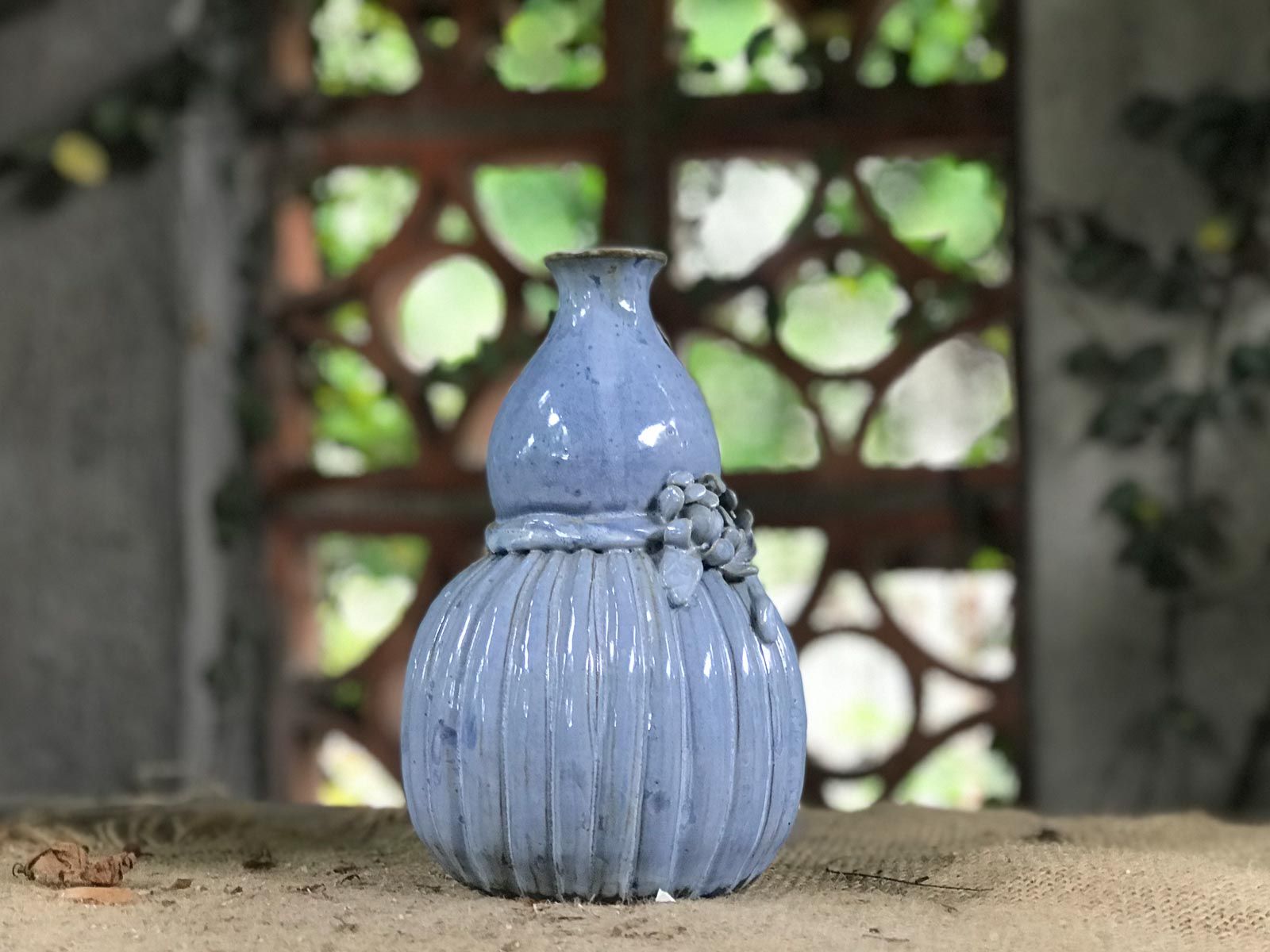 Bình đắp nổi hồ lô, H22 cm
