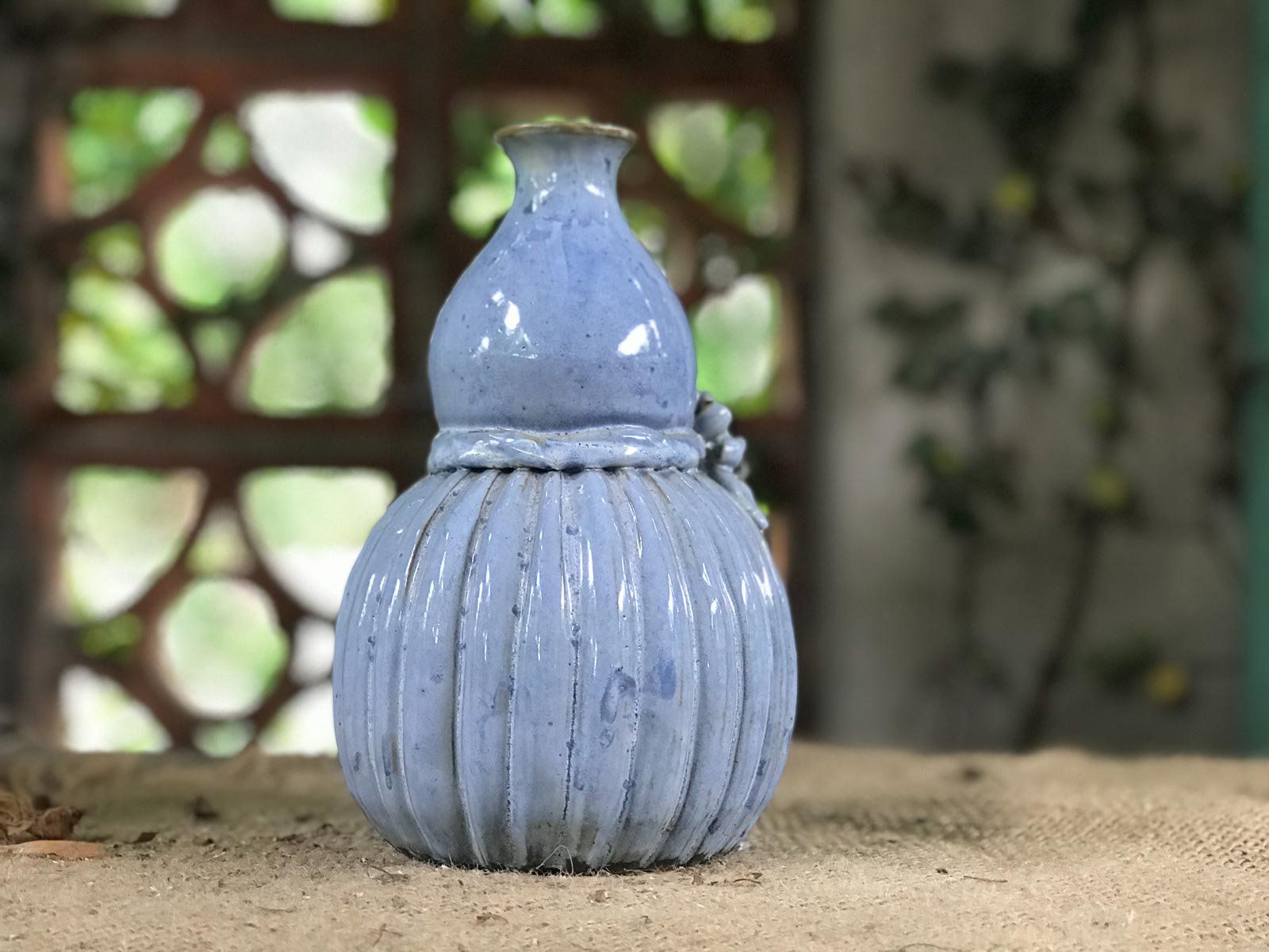 Bình đắp nổi hồ lô, H22 cm
