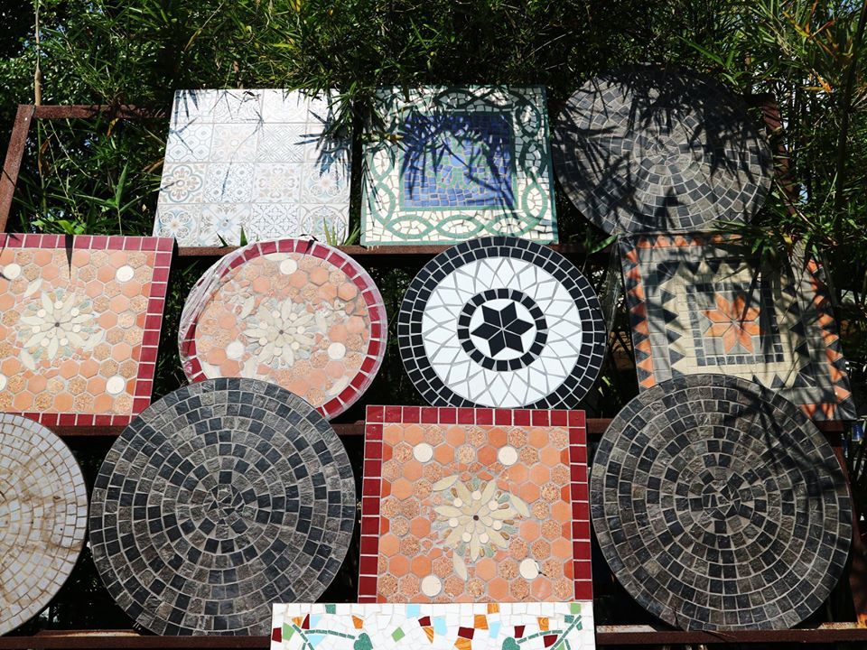 Mosaic hiện đại, mặt bàn gốm tròn, hoa văn số 1