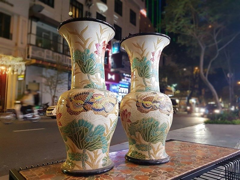 Bình gốm mỹ nghệ, họa tiết sen và chim trĩ, H60 cm