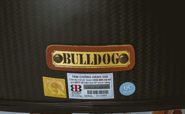 Bulldog clasico II đen bóng
